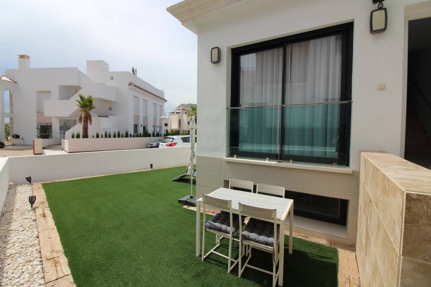 BUNGALOW DUPLEX PLANTAS 2+2 Y PARKING EN CIUDAD QUESADA ROJALES