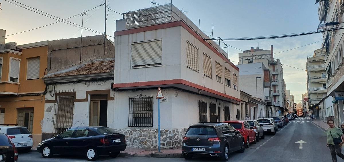 منزل للبيع في Torrevieja