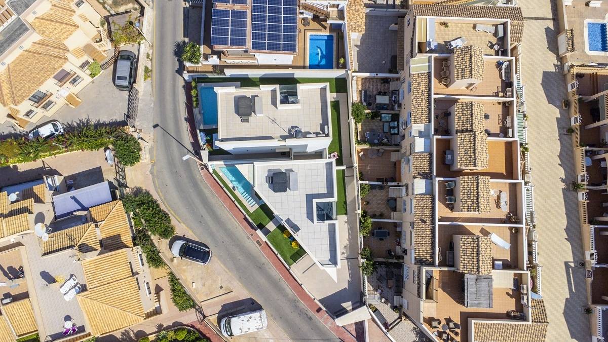 VILA AMB SOTANO, PLANTA BAIXA, PLANTA PRIMERA I SOLARIUM A LA MATA PROP DEL MAR