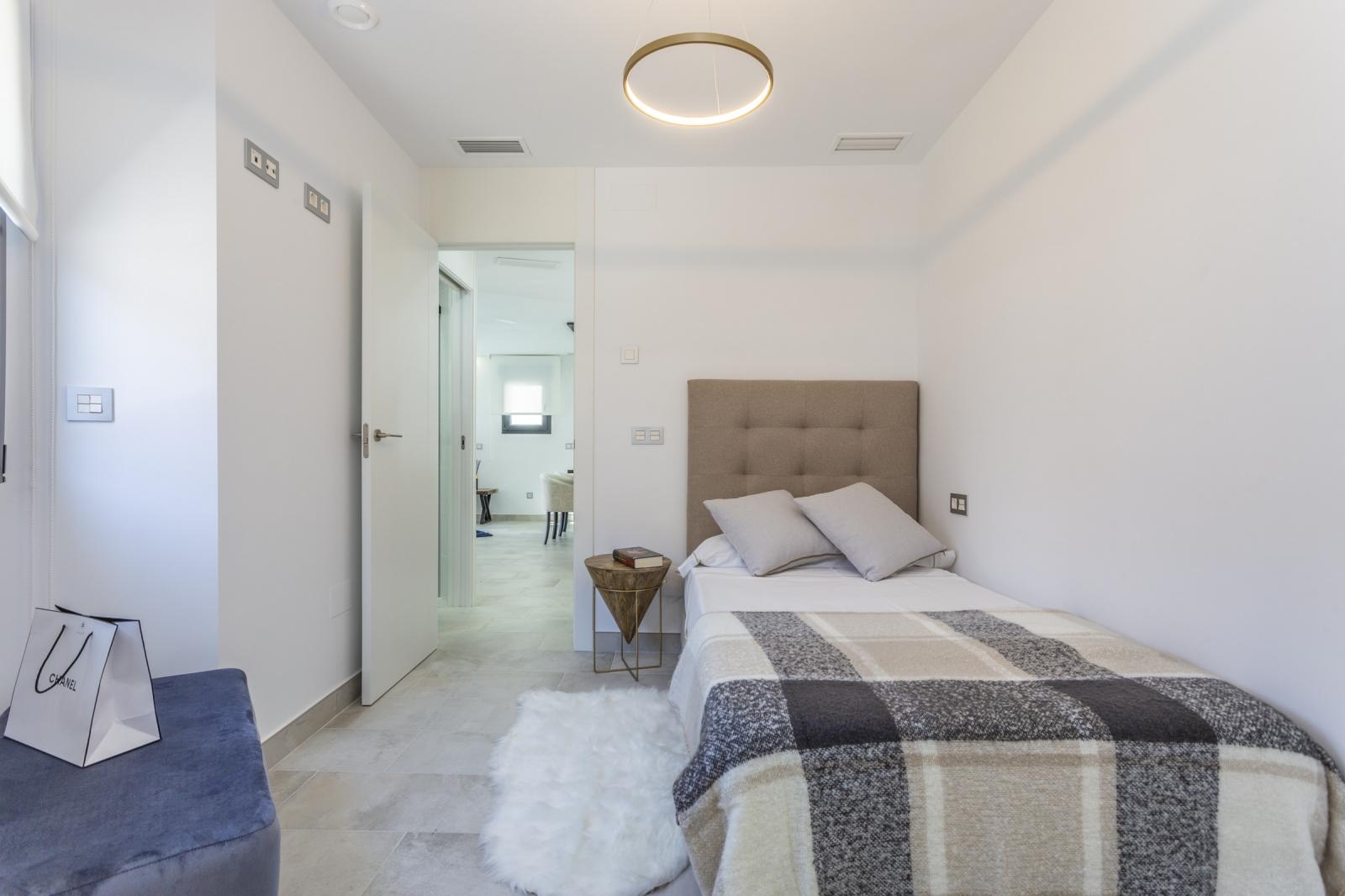 VILLAS EXCLUSIVES ET MODERNES AVEC VUE SUR LA MER À TORREVIEJA, QUARTIER « LA MANGUILLA »