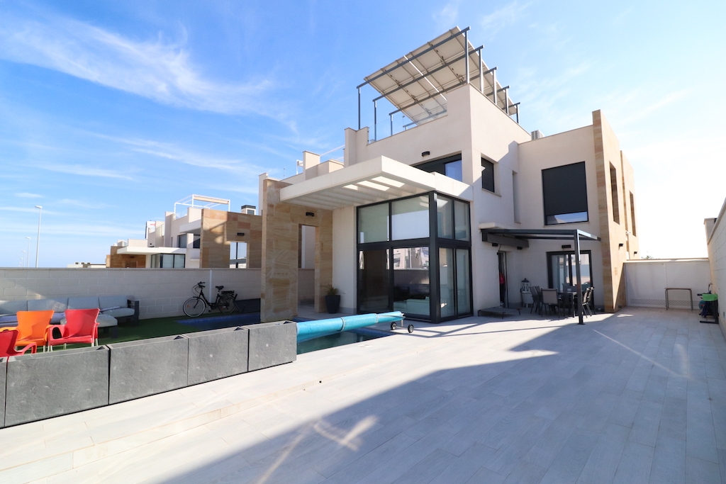 Villa for sale in Orihuela Costa