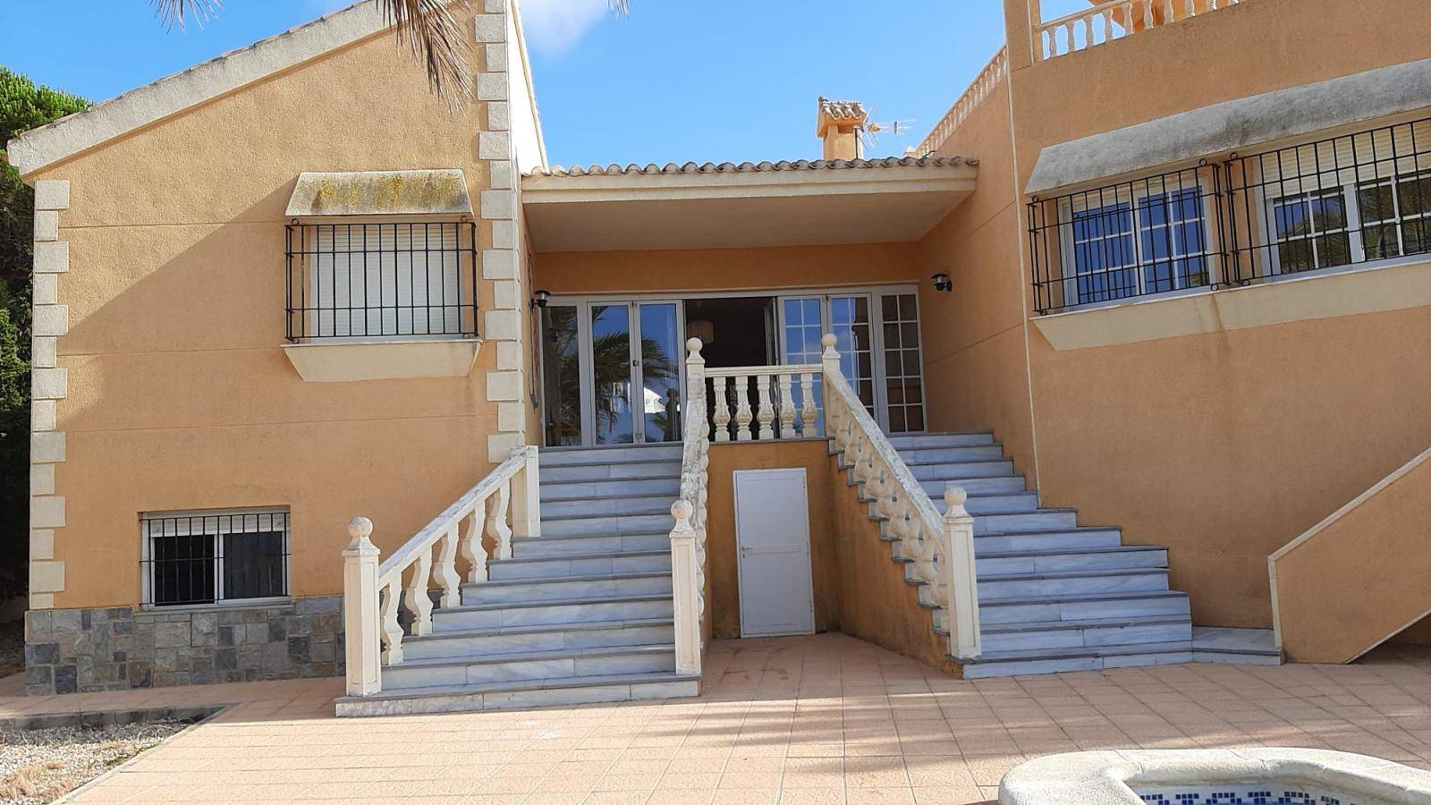 LUKSUS VILLA MED FORTØJNING TIL BÅD I LA MANGA DEL MAR MENOR