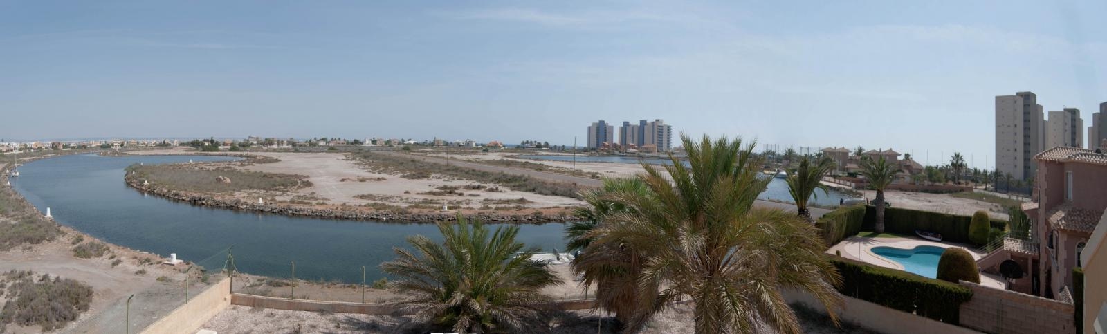 LUKSUSVILLA MED FORTØYNING FOR BÅT I LA MANGA DEL MAR MENOR