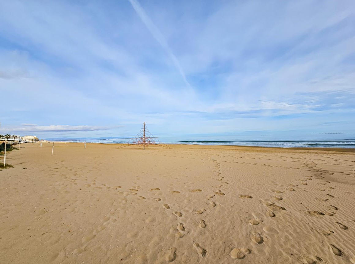 PENTHOUSE IN ZWEITER LINIE IN GUARDAMAR, 100 METER VOM STRAND LA ROQUETA ENTFERNT