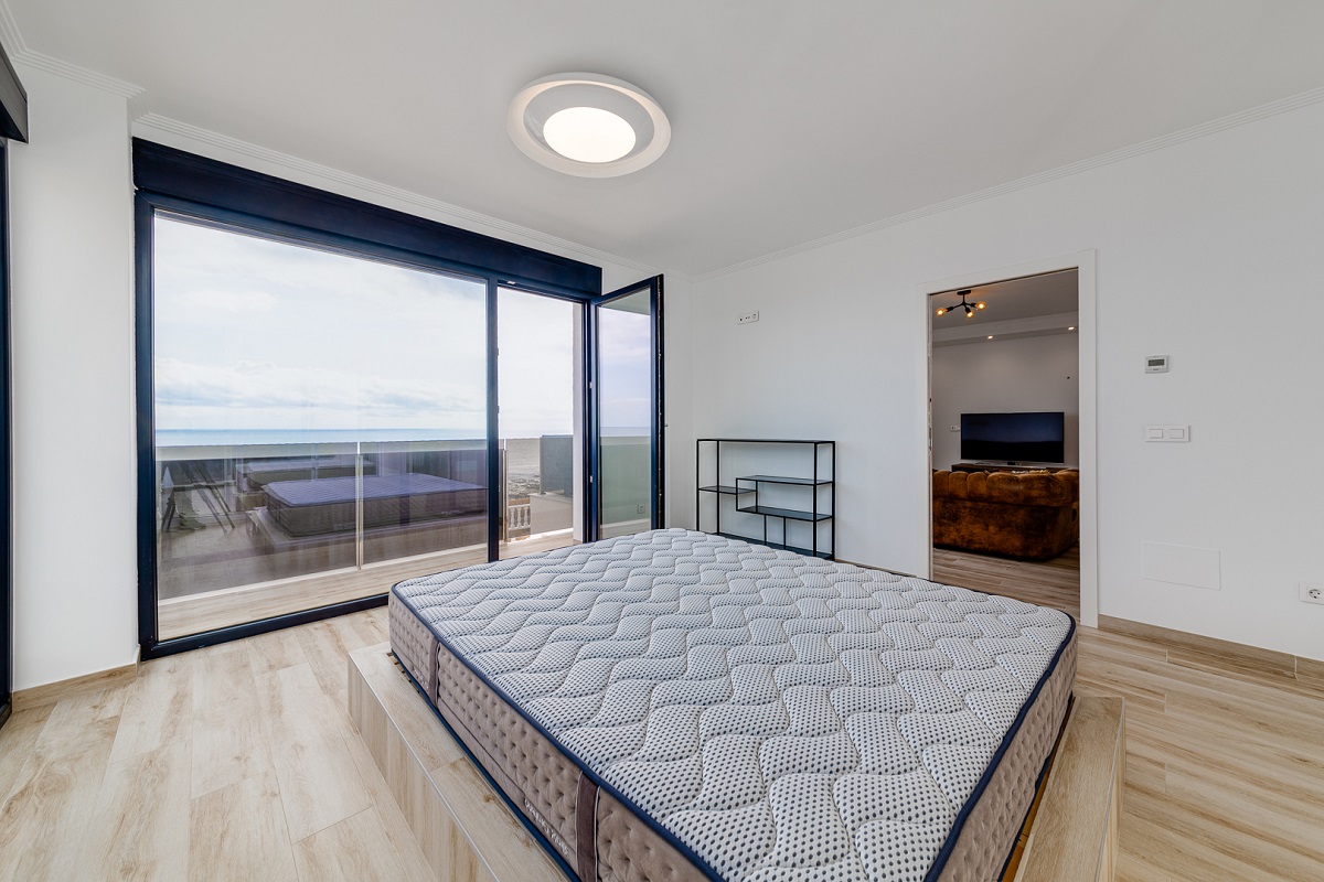 EXCLUSIVA VILLA FRENTE AL MAR CON PISCINA PRIVADA, JACUZZI Y VISTAS PANORÁMICAS EN LA MATA