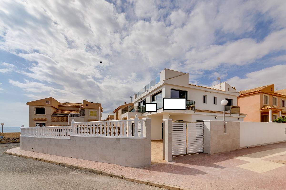 ESCLUSIVA VILLA FRONTE MARE CON PISCINA PRIVATA, JACUZZI E VISTA PANORAMICA A LA MATA