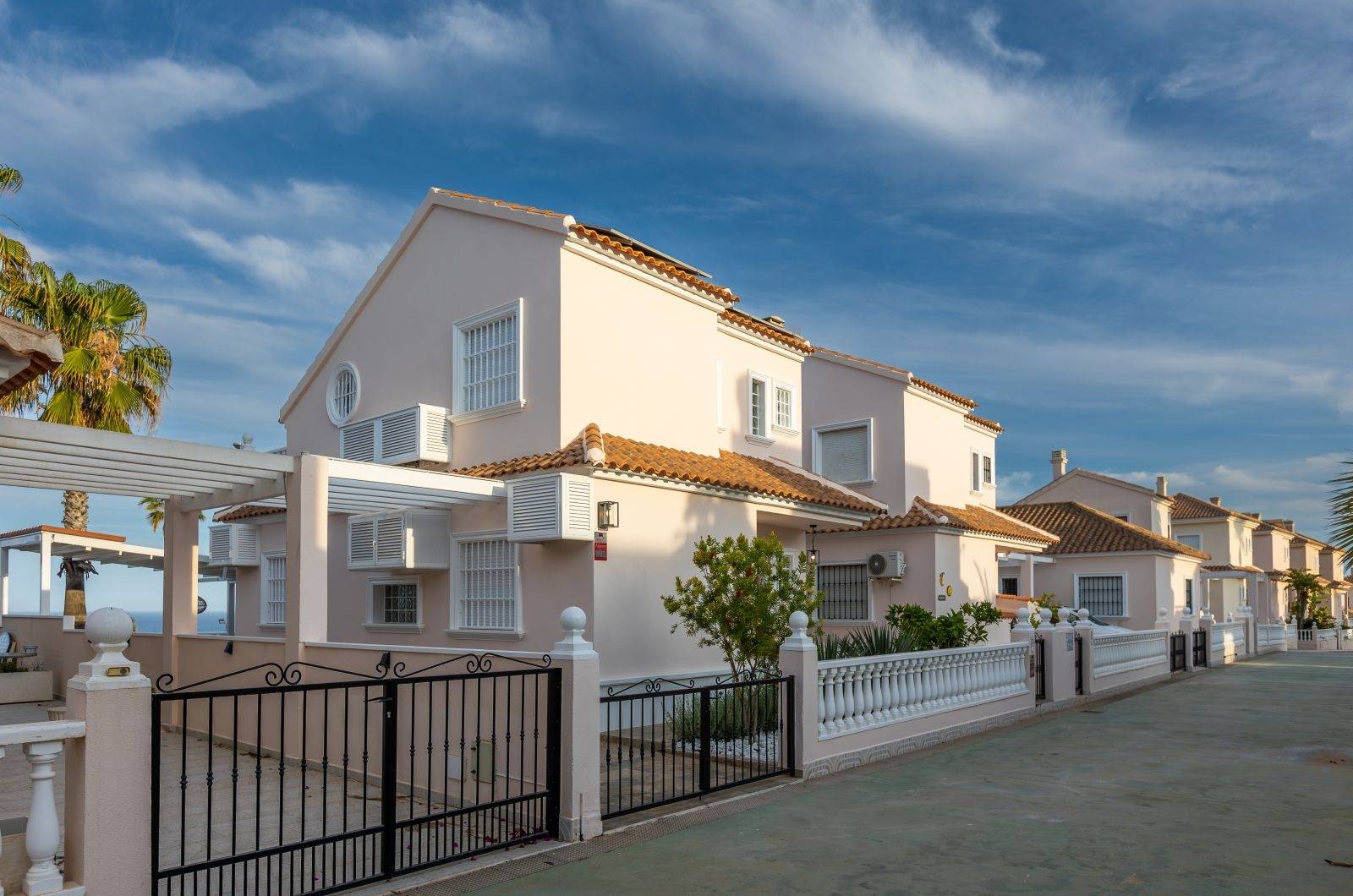 BELLE VILLA AVEC VUE SPECTACULAIRE SUR LA MER À TORRE DEL MORO 1ÈRE LIGNE