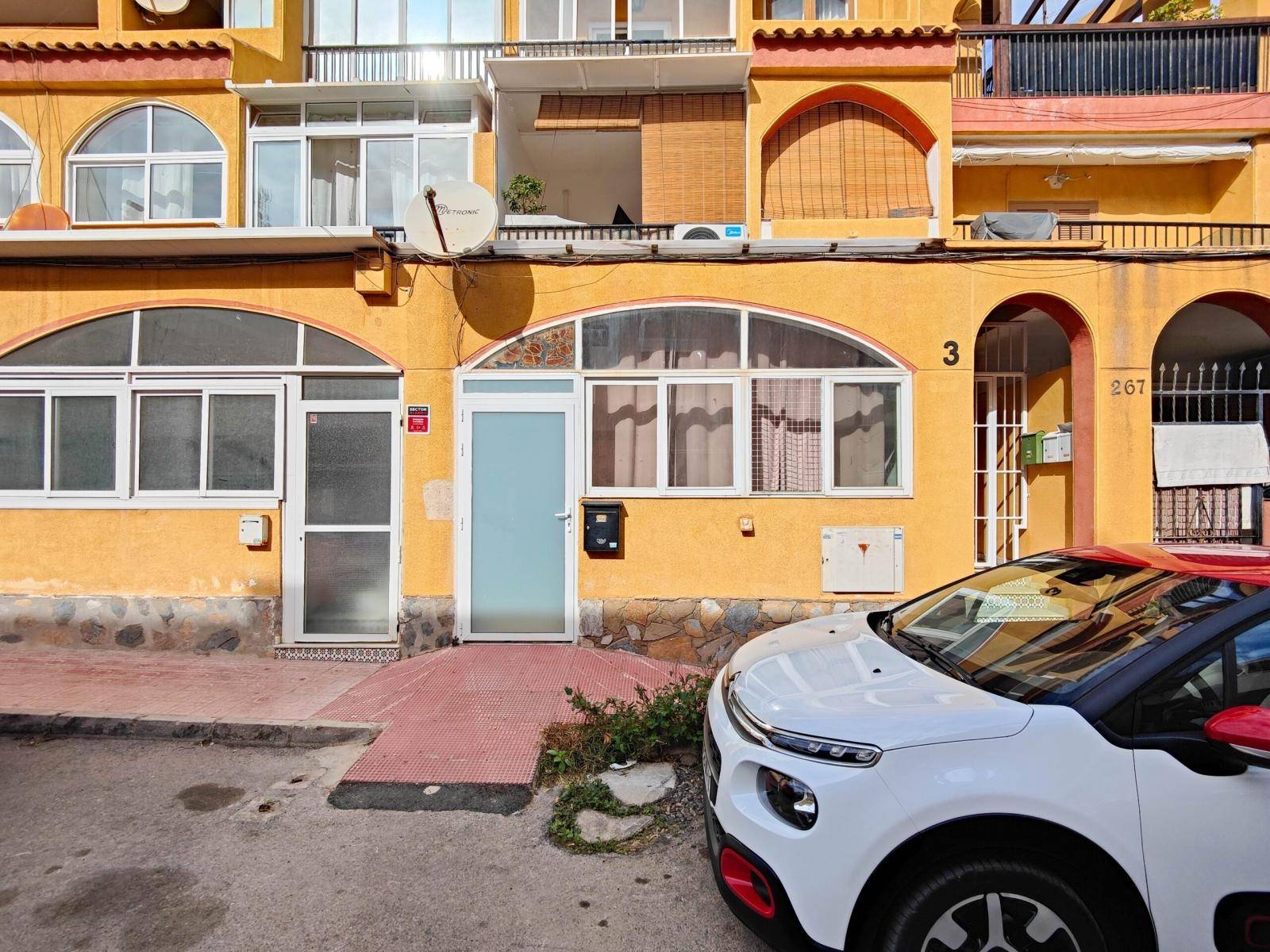 APPARTEMENT OP DE BEGANE GROND OP HET ZUIDEN OP 700 METER VAN PLAYA DEL CURA