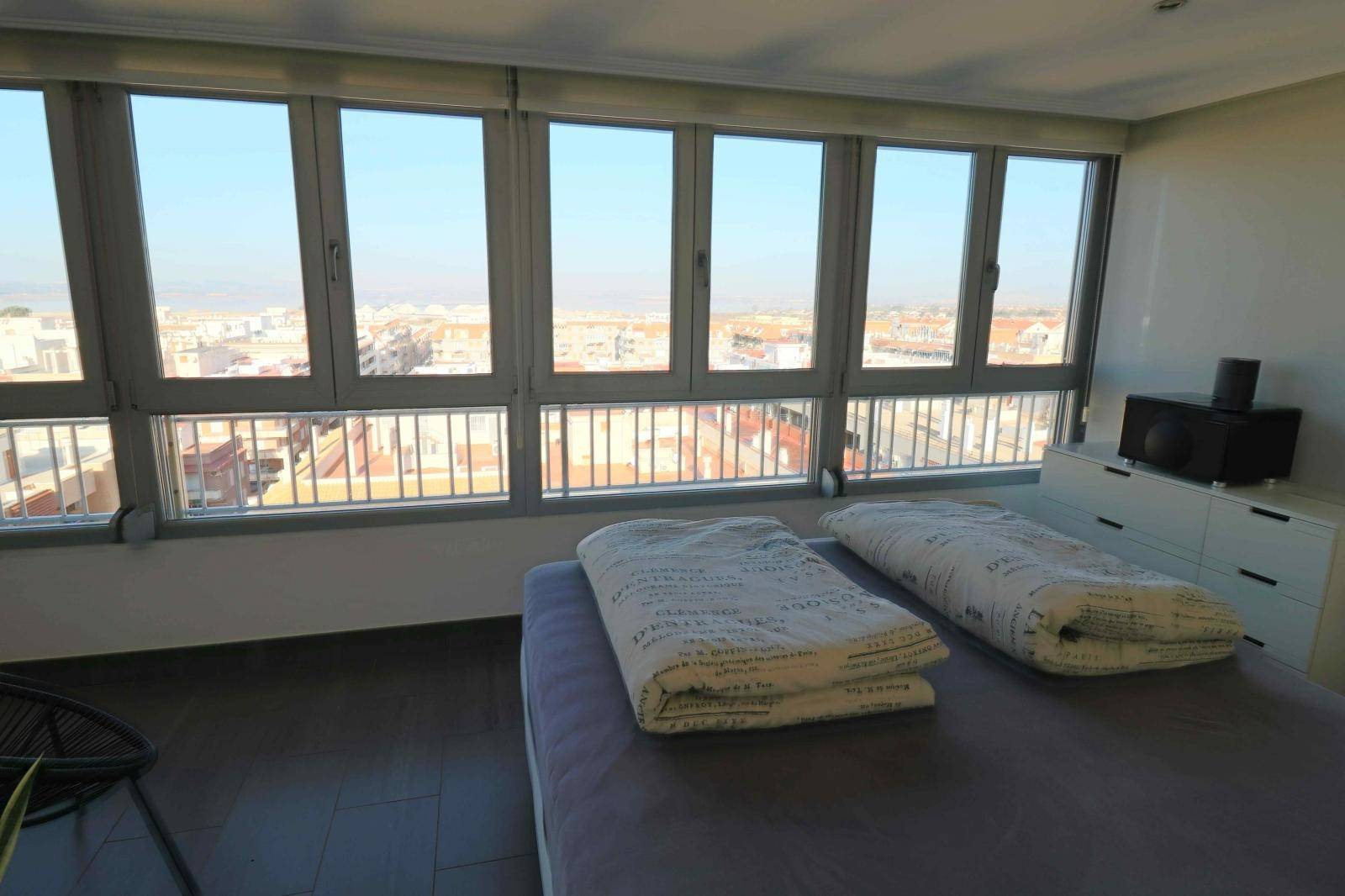 APARTAMENT EXCLUSIU REFORMAT A NAVAMARES 1A LÍNIA DE L'ACEQUION AMB PISCINA!!