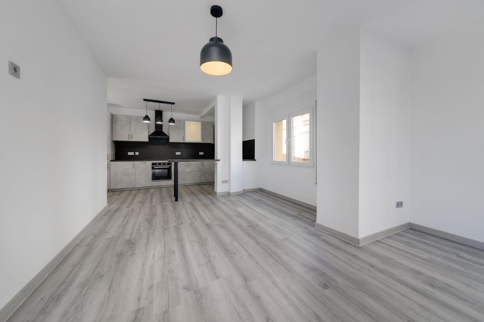 APPARTEMENT RÉNOVÉ DANS LE CENTRE DE TORREVIEJA ET À PROXIMITÉ DE LA PLAGE