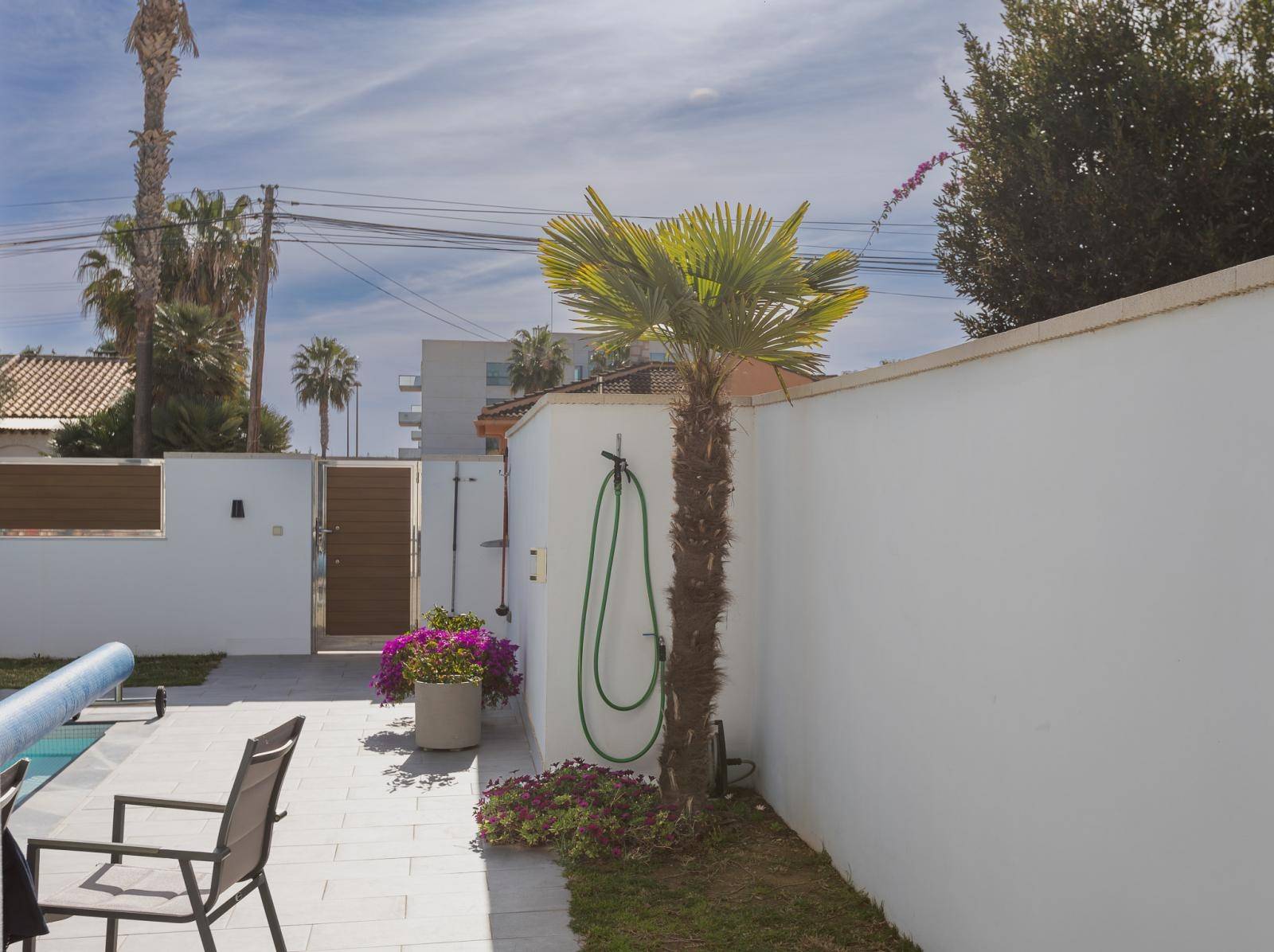 VILLA INDIVIDUELLE À URB. BALCONS AVEC PISCINE CHAUFFÉE