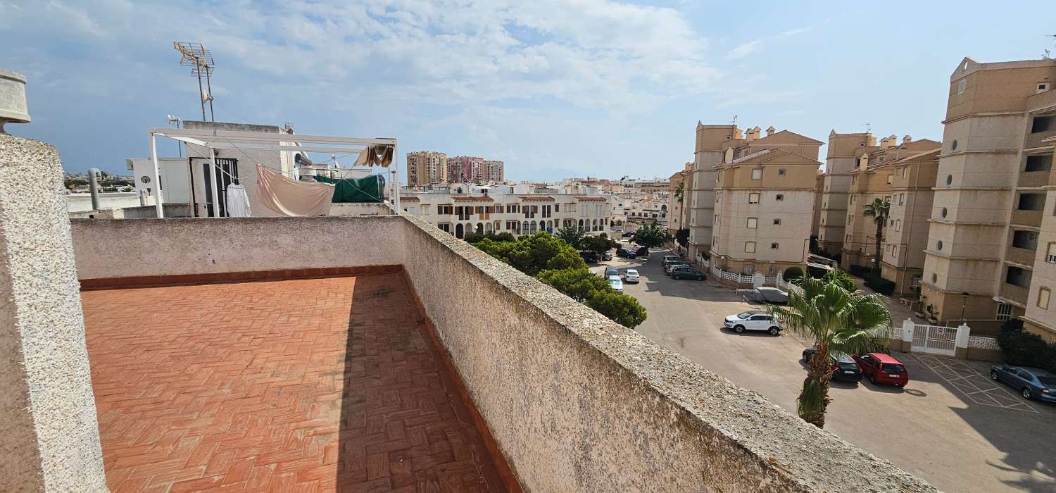 APPARTEMENT AVEC SOLARIUM PRIVÉ PRÈS DE PLAYA DE LOS LOCOS