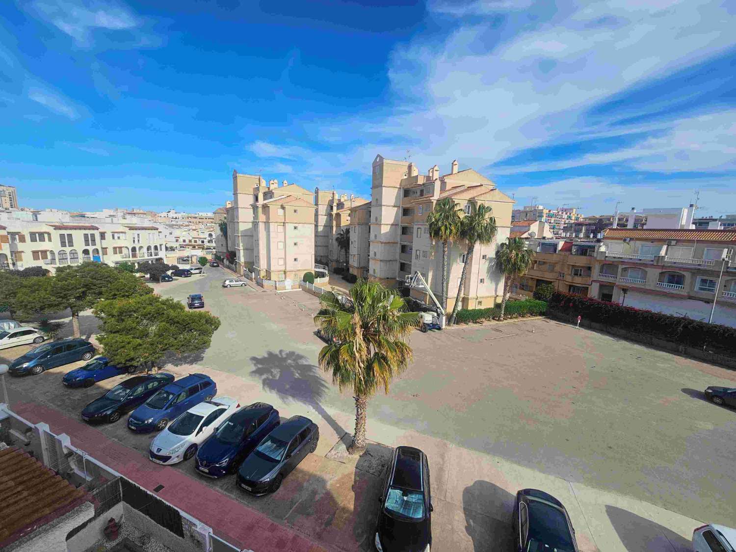 APARTMENT MIT PRIVATEM SOLARIUM IN DER NÄHE VON PLAYA DE LOS LOCOS