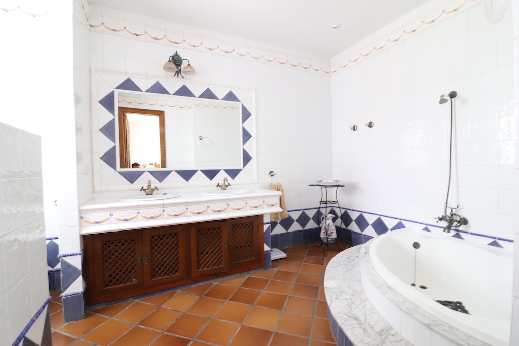 DETACHED VILLA WITH LARGE PLOT IN MIL PALMERAS