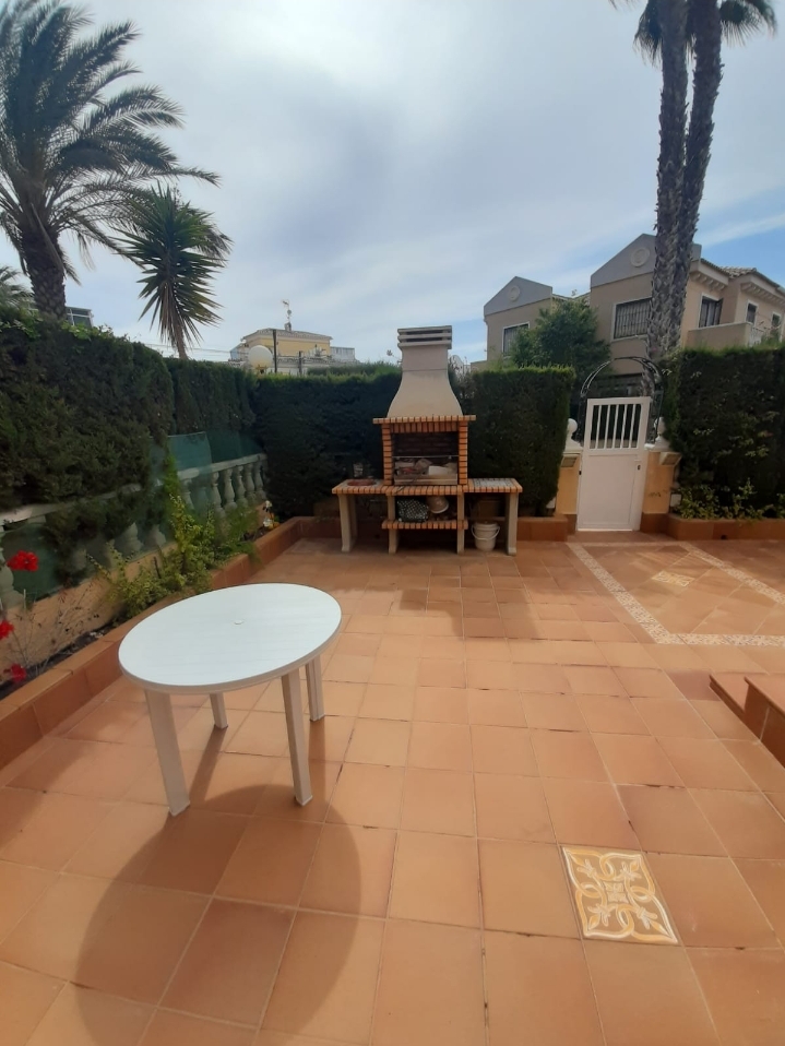 Duplex myynnissä Aguas Nuevas (Torrevieja)