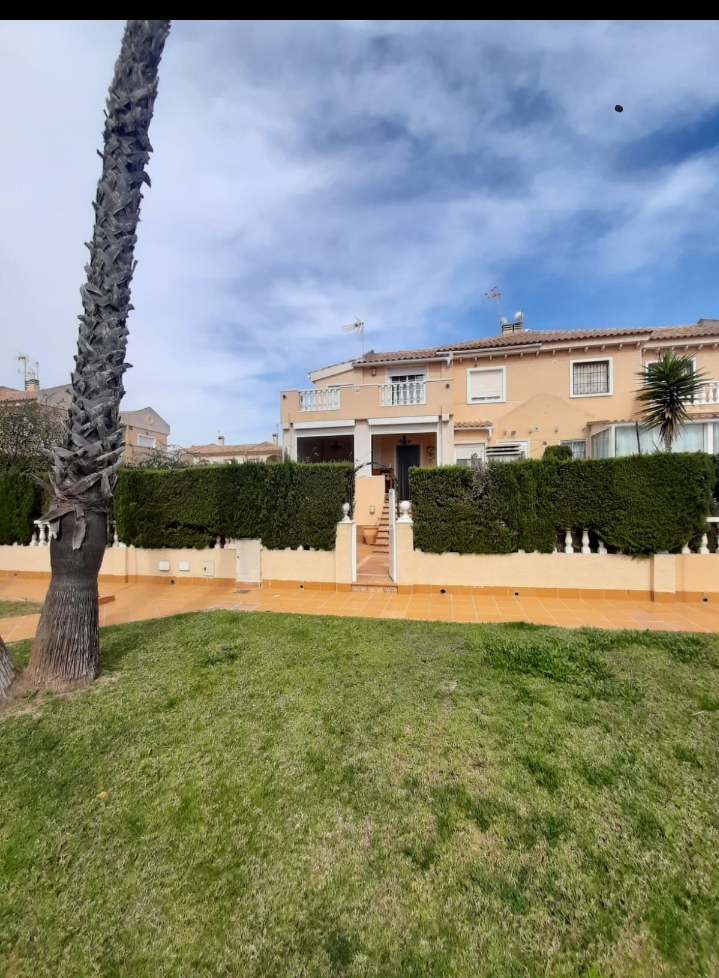 Duplex te koop in Aguas Nuevas (Torrevieja)