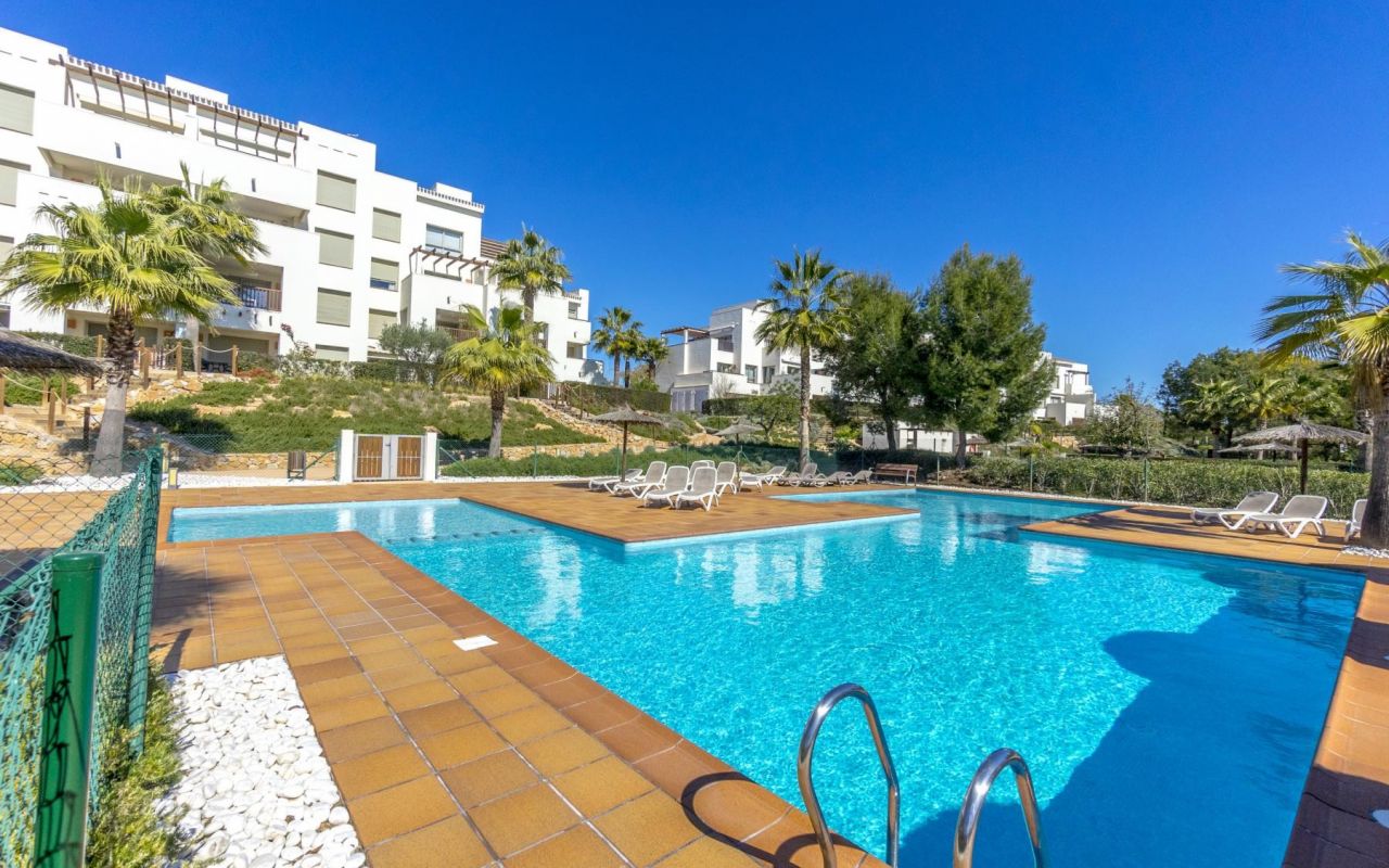 ELEGANT PENTHOUSE TE KOOP IN LAS COLINAS GOLF & COUNTRY CLUB, ORIHUELA COSTA