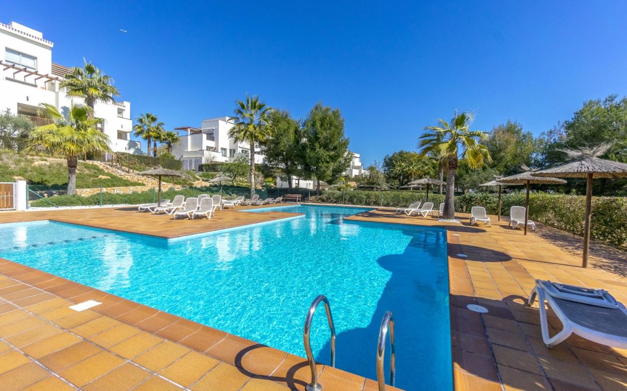 ELEGANTES PENTHOUSE ZUM VERKAUF IN LAS COLINAS GOLF & COUNTRY CLUB, ORIHUELA COSTA