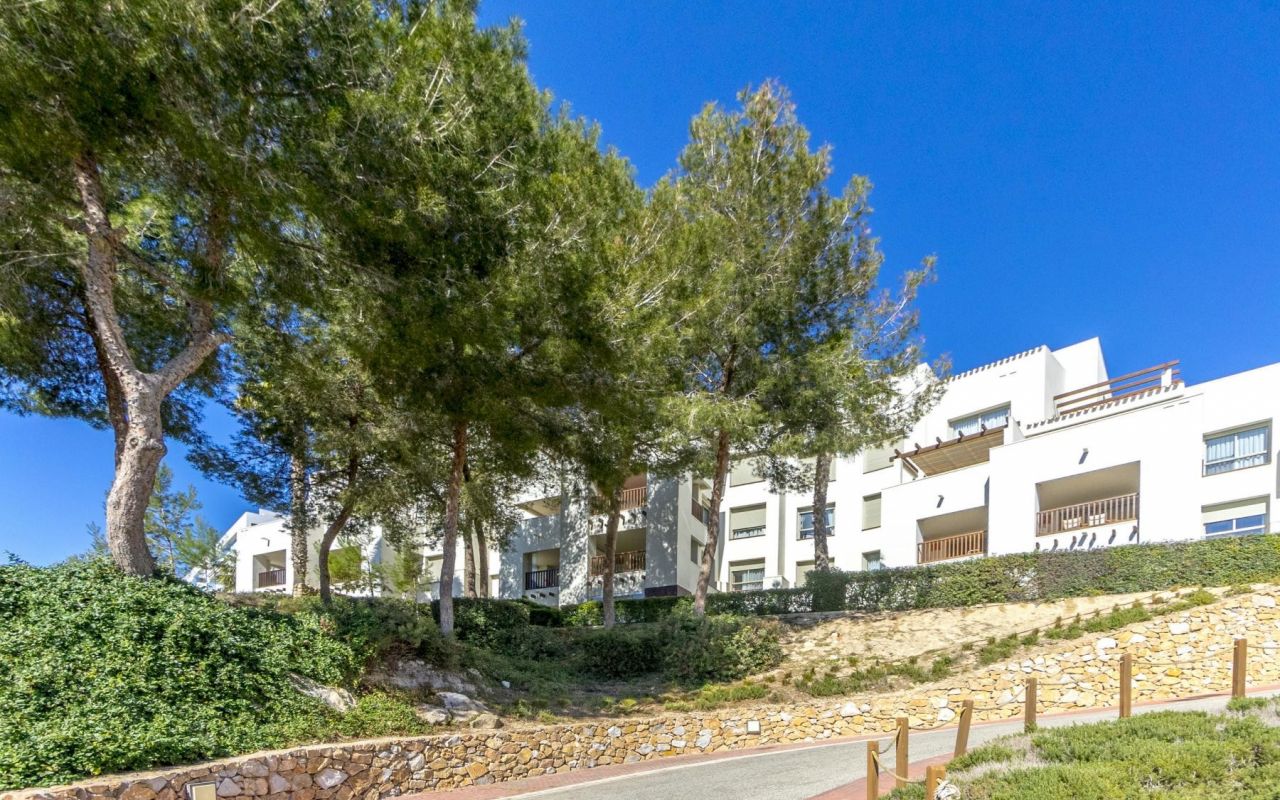 ELEGANT PENTHOUSE TE KOOP IN LAS COLINAS GOLF & COUNTRY CLUB, ORIHUELA COSTA