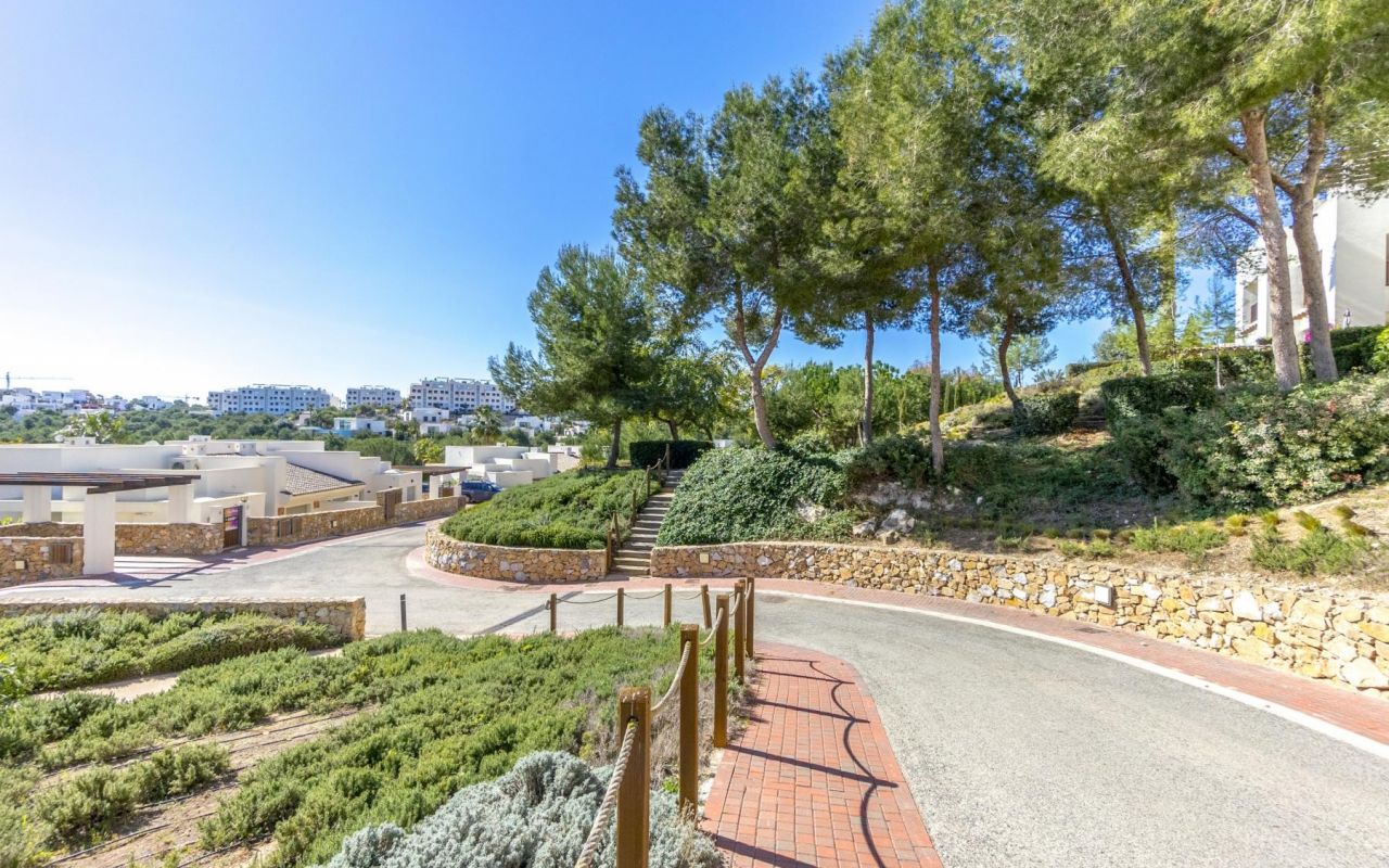 ELEGANT PENTHOUSE FOR SALE IN LAS COLINAS GOLF & COUNTRY CLUB, ORIHUELA COSTA