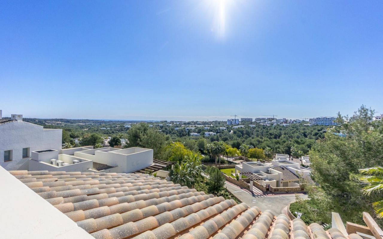 ELEGANTES PENTHOUSE ZUM VERKAUF IN LAS COLINAS GOLF & COUNTRY CLUB, ORIHUELA COSTA