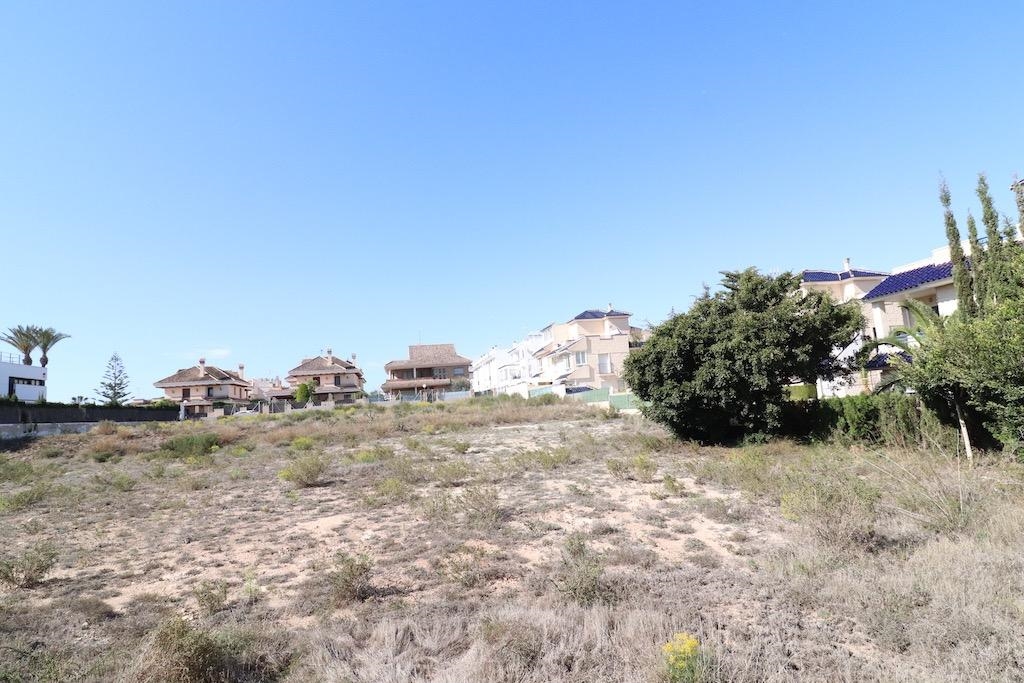 UNIQUE OPPORTUNITY TO BUILD YOUR DREAM HOME IN LA VELETA!