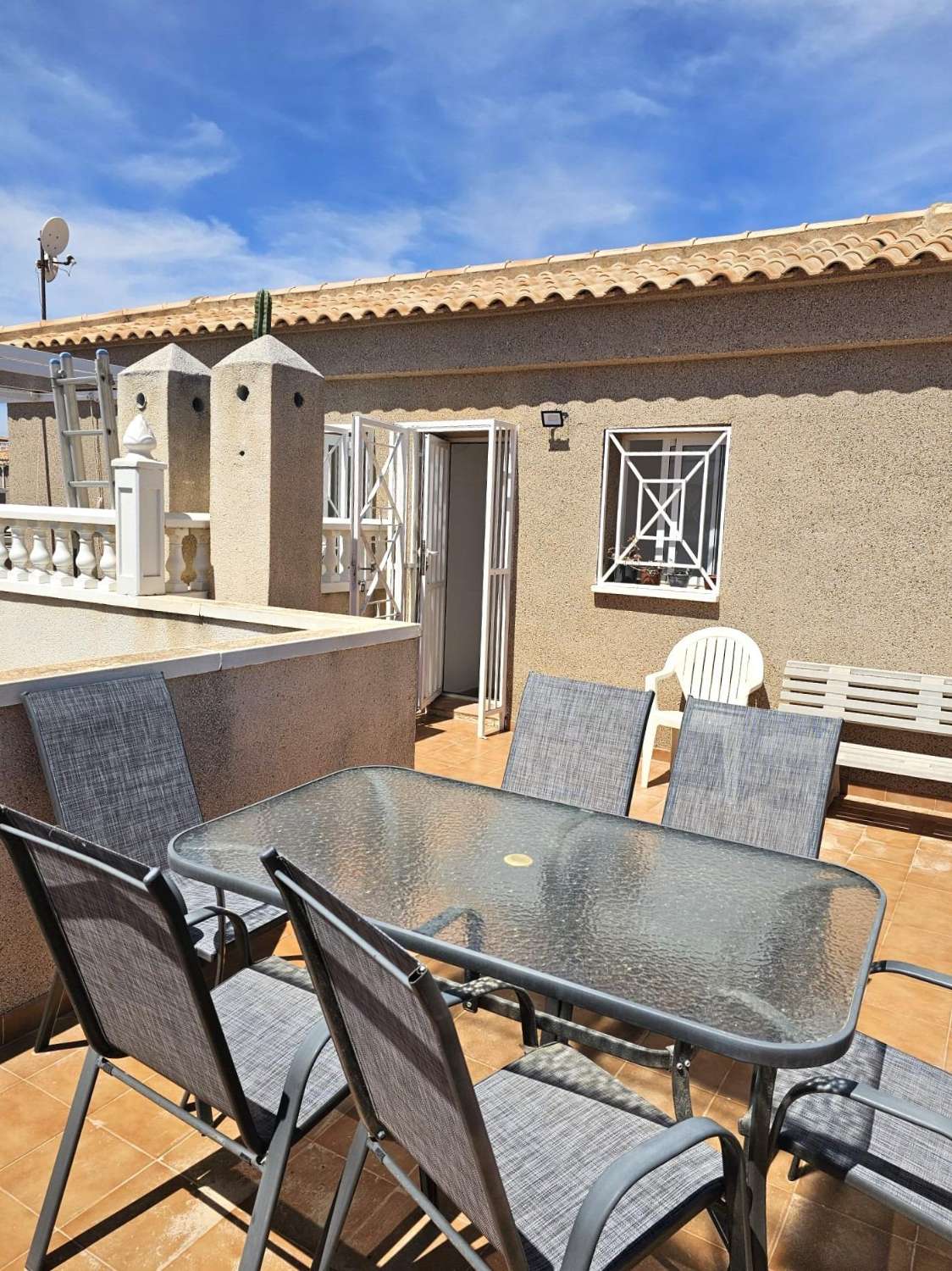 MAGNIFIQUE BUNGALOW AU PREMIER ÉTAGE AVEC LICENCE TOURISTIQUE, PRÈS DE LA PLAGE DE LA MATA !