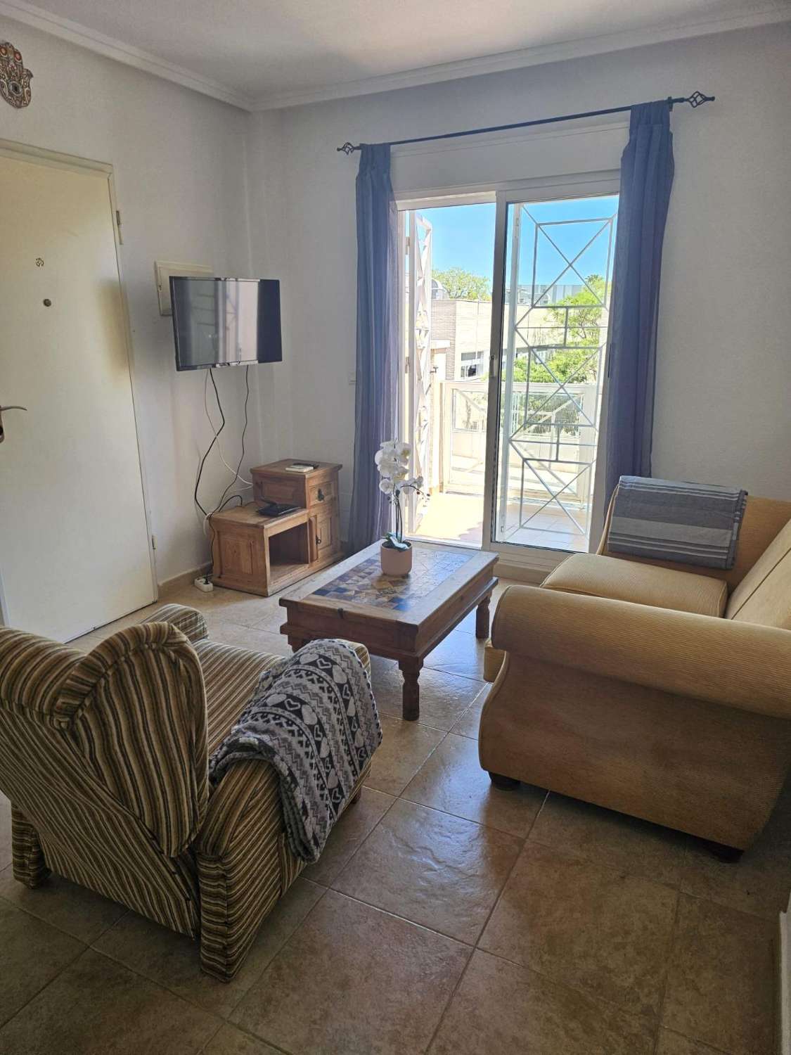 WUNDERSCHÖNER BUNGALOW IM ERSTEN STOCK MIT TOURISTENLIZENZ, IN DER NÄHE DES STRANDES VON LA MATA!