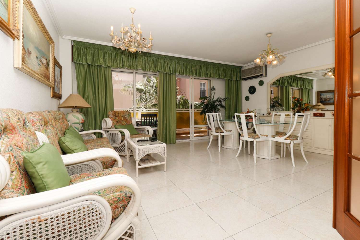 SPECTACULAR 3-BEDROOM APARTMENT IN THE CENTRE: SPACIOUSNESS, COMFORT AND IDEAL LOCATION