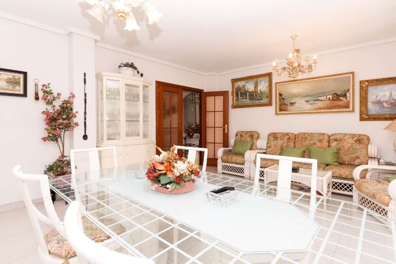 SPECTACULAR 3-BEDROOM APARTMENT IN THE CENTRE: SPACIOUSNESS, COMFORT AND IDEAL LOCATION