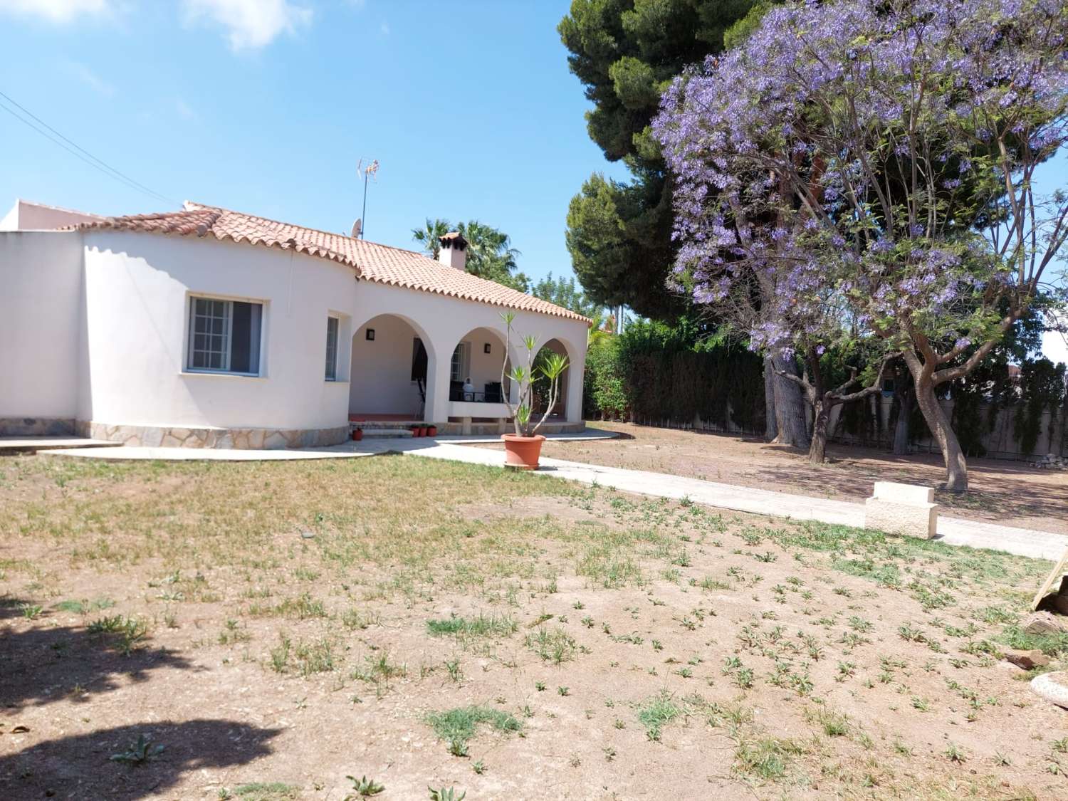 VILLA D’ANGLE INDIVIDUELLE RÉCEMMENT RÉNOVÉE À MUTXAMEL