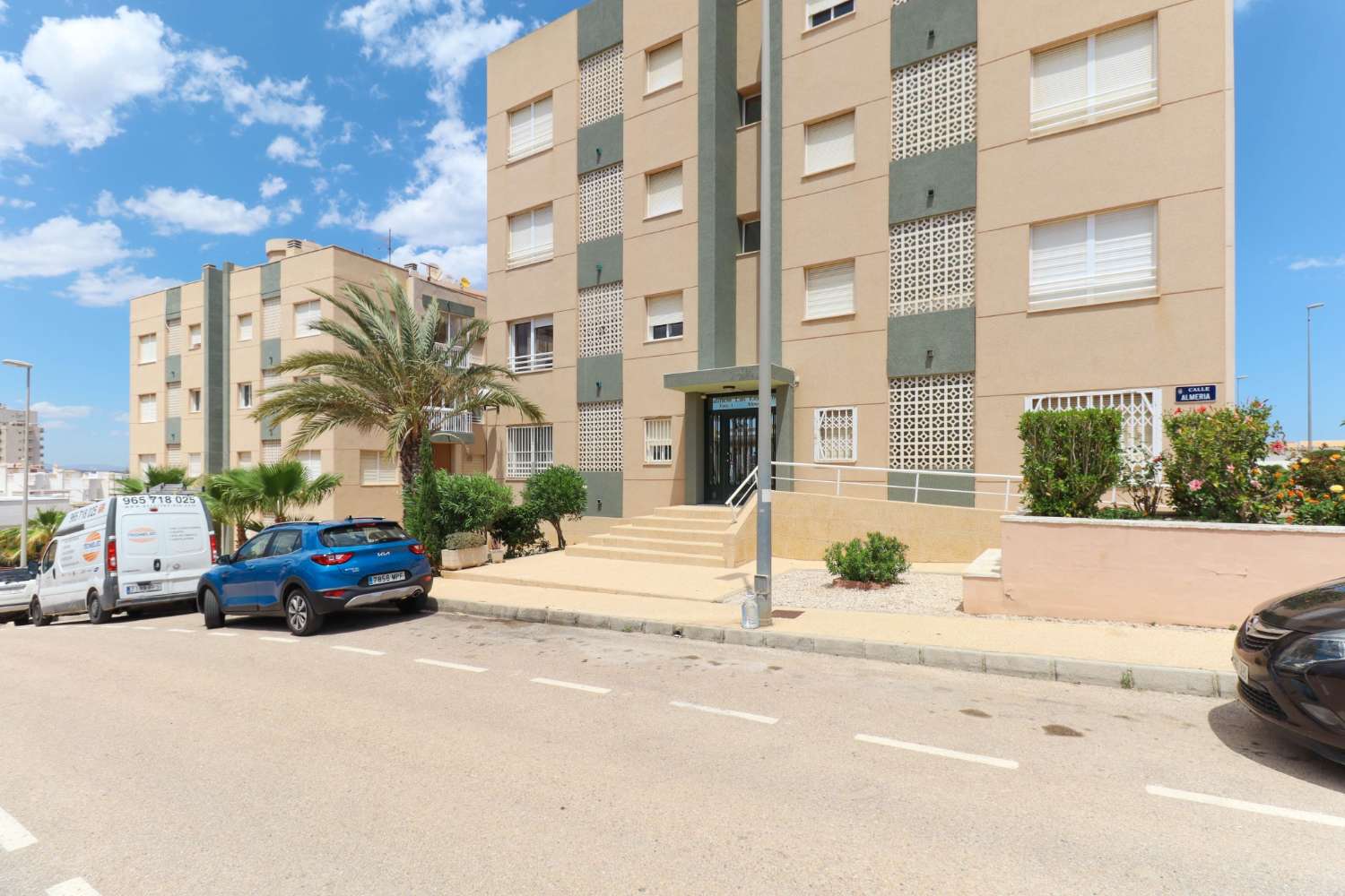 SUPERBE APPARTEMENT AVEC VUE SUR LA MER À TORRE DEL MORO