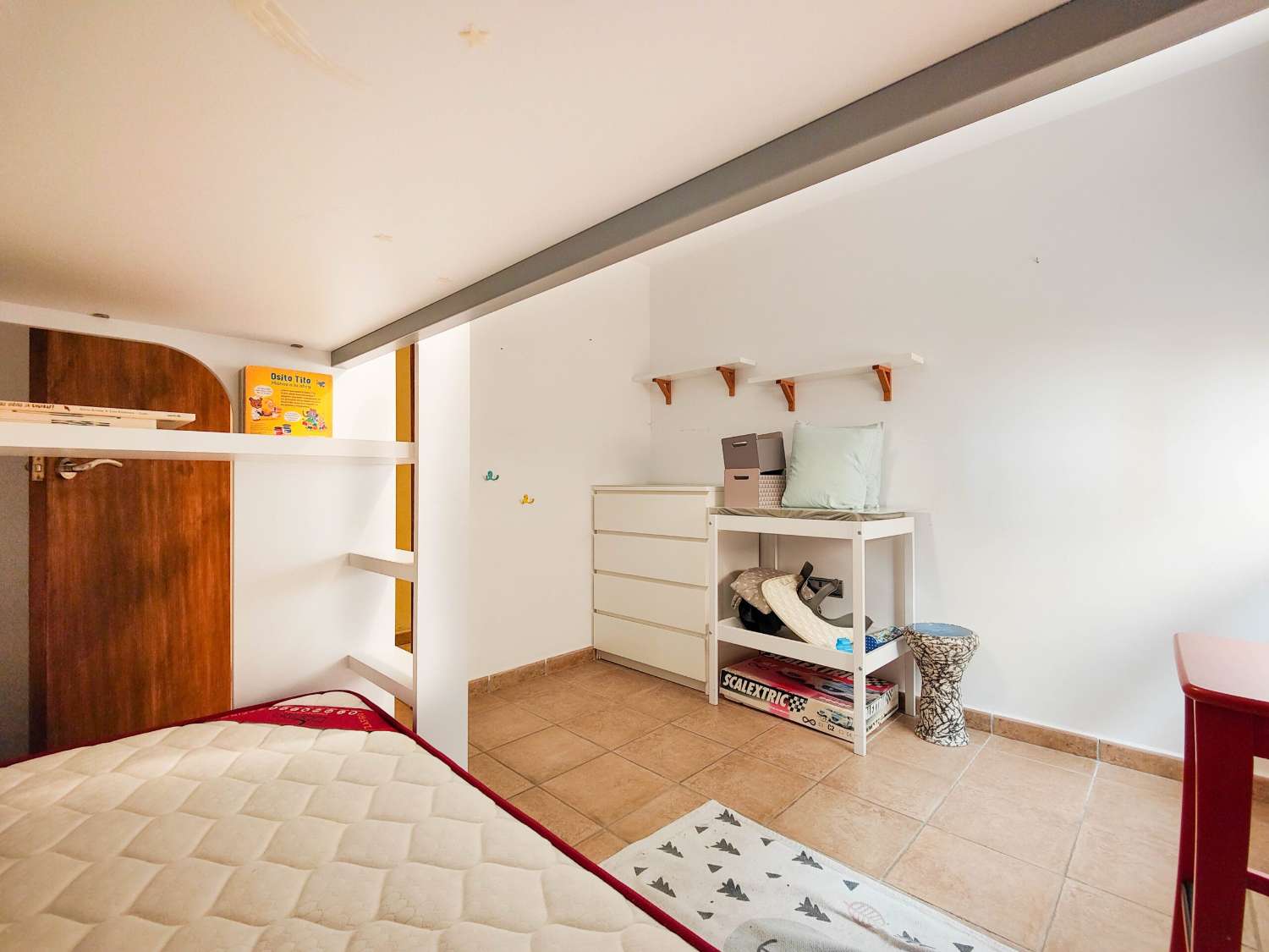 UNIQUE OPPORTUNITY! BEAUTIFUL REFURBISHED 2-BEDROOM APARTMENT IN THE CENTRE OF TORREVIEJA