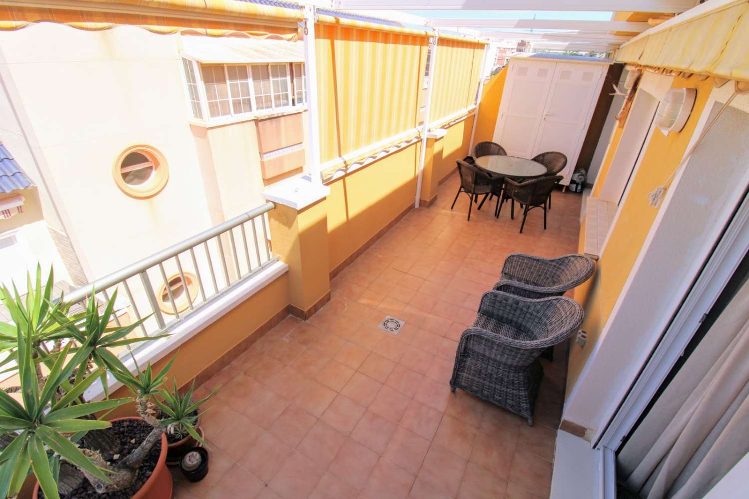 TOP FLOOR APARTMENT CLOSE TO ACEQUIÓN BEACH!