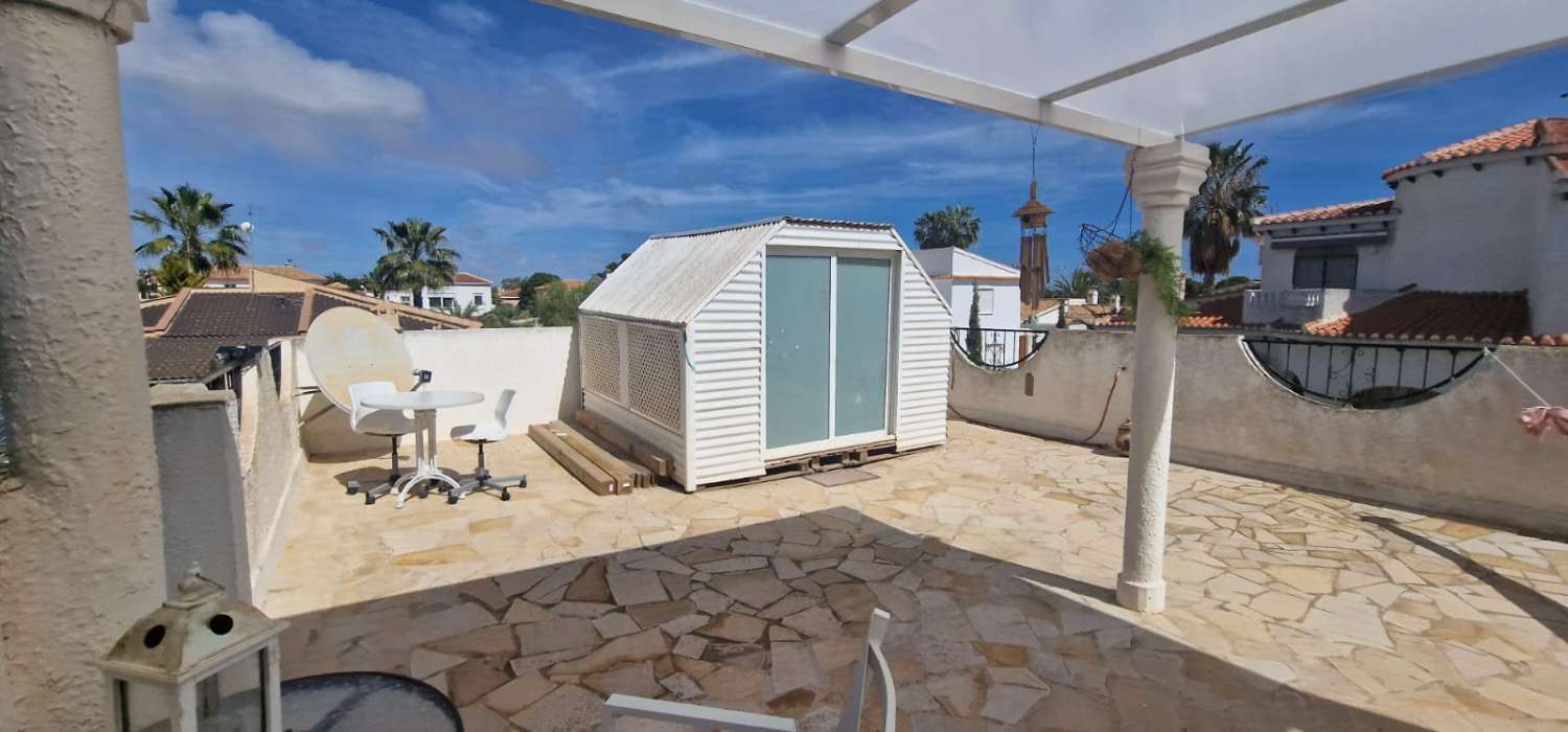 DETACHED VILLA IN LA ZENIA JUST 300 METRES FROM THE BEACH