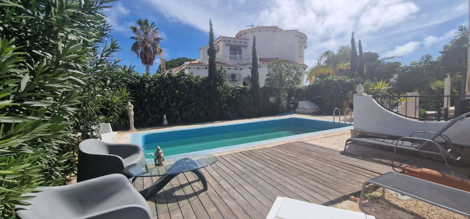 Villa til salg i Orihuela Costa