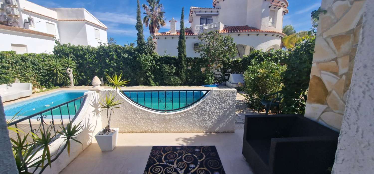 Villa til salg i Orihuela Costa