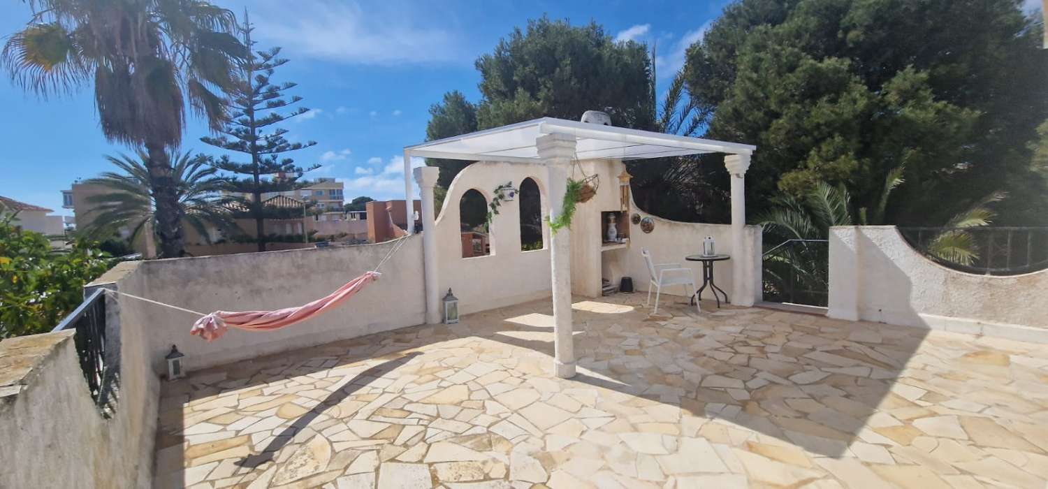 DETACHED VILLA IN LA ZENIA JUST 300 METRES FROM THE BEACH