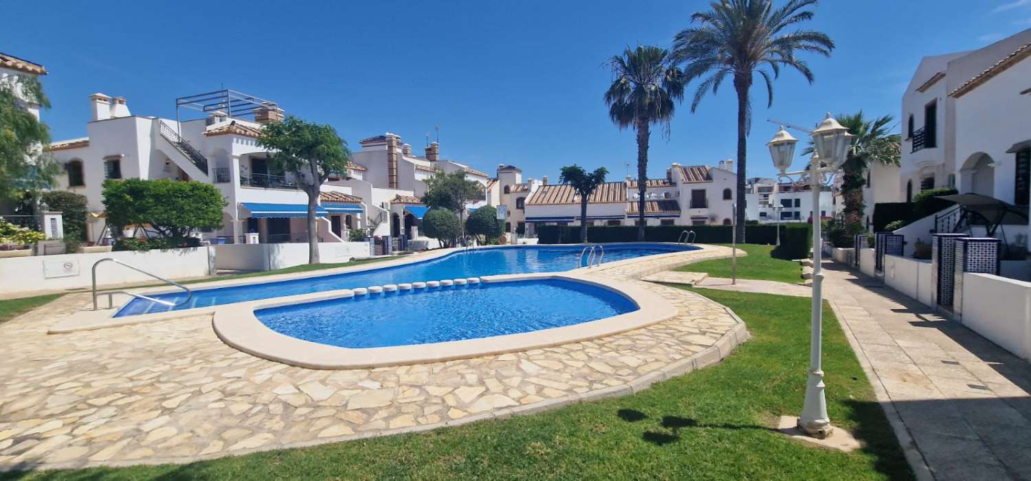 جناح صغير للبيع في Villamartín-Las Filipinas (Orihuela)