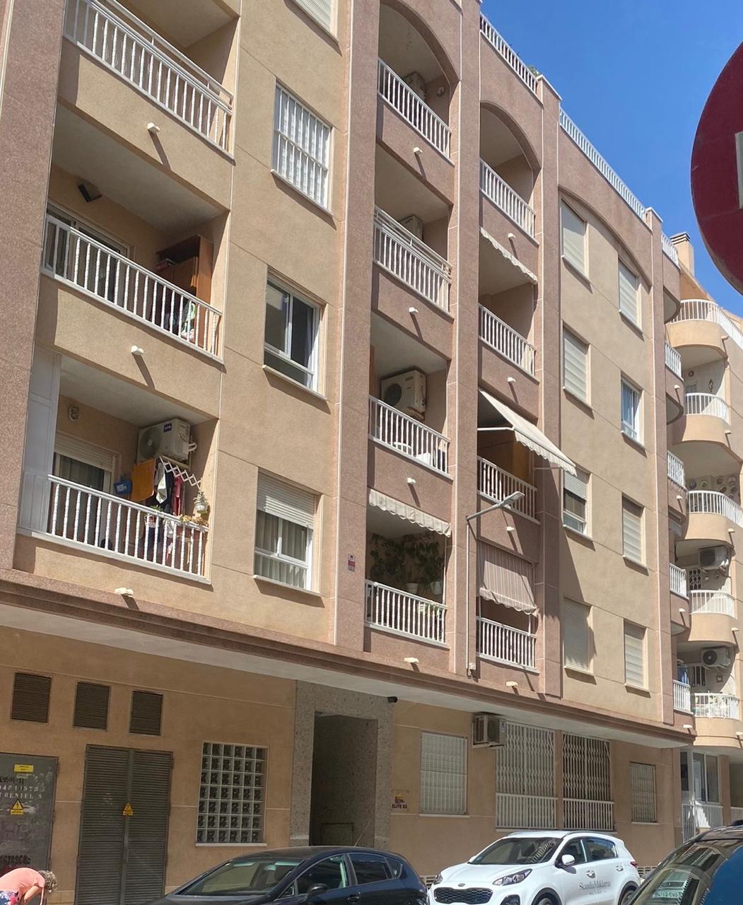 Pieni huoneisto myynnissä El Acequión (Torrevieja)