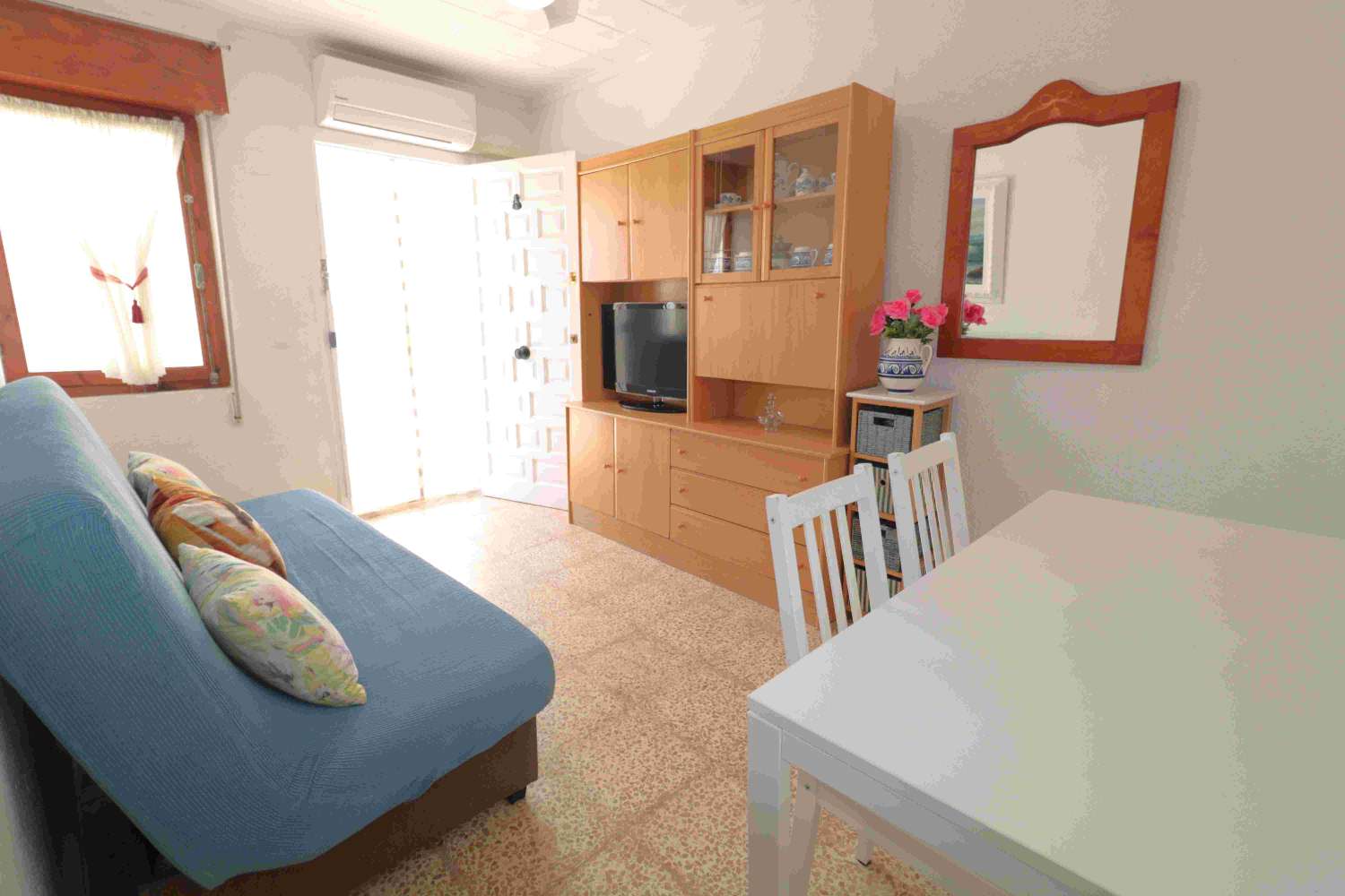 BUNGALOW EXCLUSIF À TORREVIEJA PRÈS DU LAC ROSE