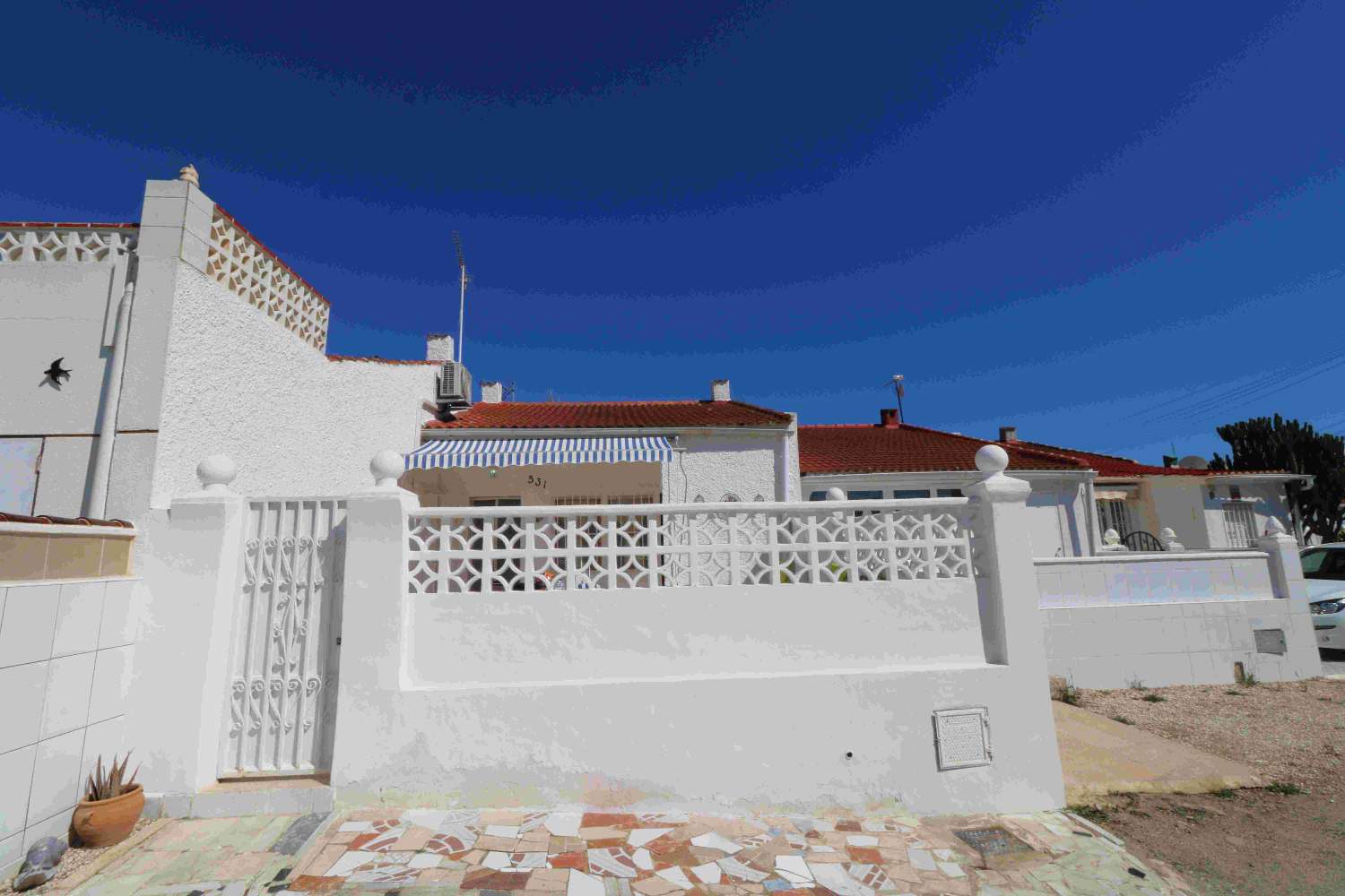 EXCLUSIVO BUNGALOW EN TORREVIEJA CERCA DEL LAGO ROSA