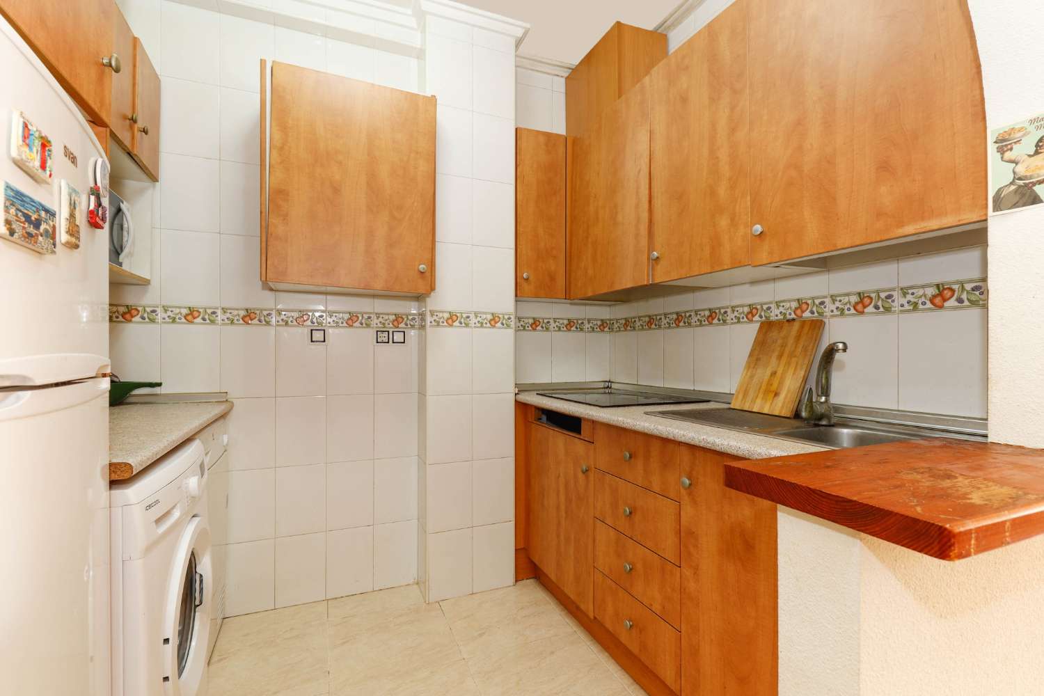 APARTAMENTO DE 2 DORMITORIOS EN EL CENTRO DE TORREVIEJA CON VISTAS AL MAR POR 102.000€