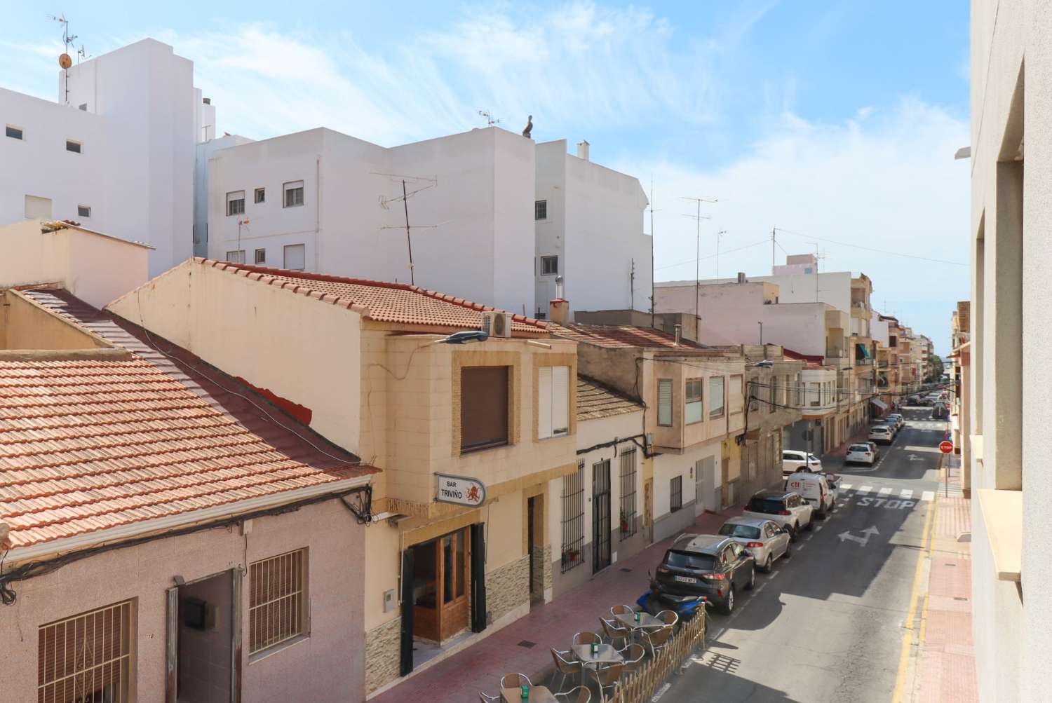 2-BEDROOM APARTMENT IN THE CENTRE OF TORREVIEJA WITH SEA VIEWS FOR €102,000