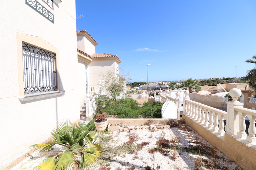 Villa til salg i Orihuela Costa