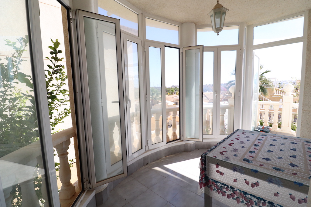 BLUE LAGOON - DETACHED VILLA NEAR THE GOLF COURSE AND WITH SEA VIEWS