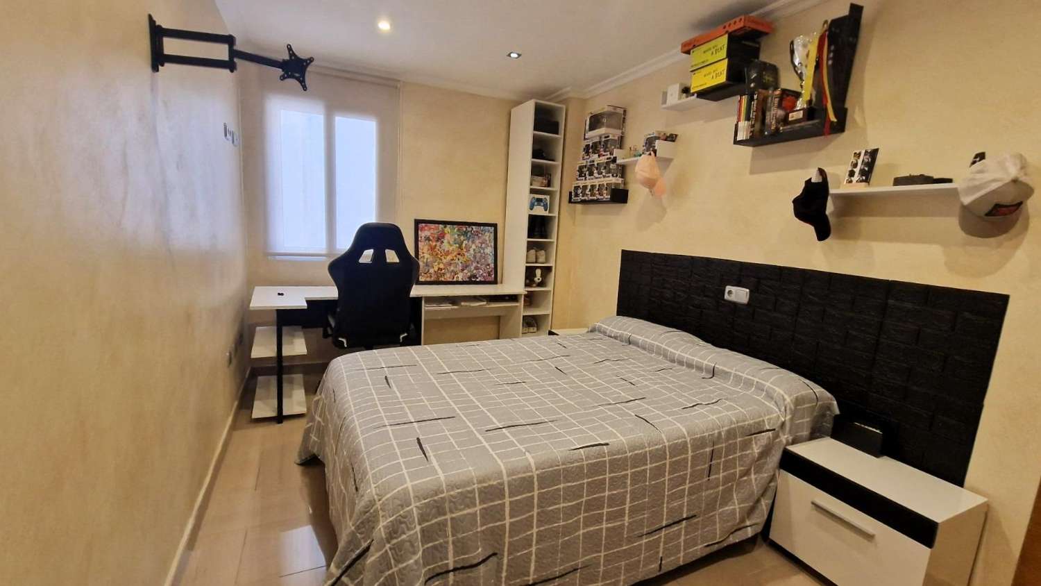 APPARTEMENT EXCLUSIF UNIQUE EN SON GENRE : LUXE MODERNE À QUELQUES PAS DE LA MER