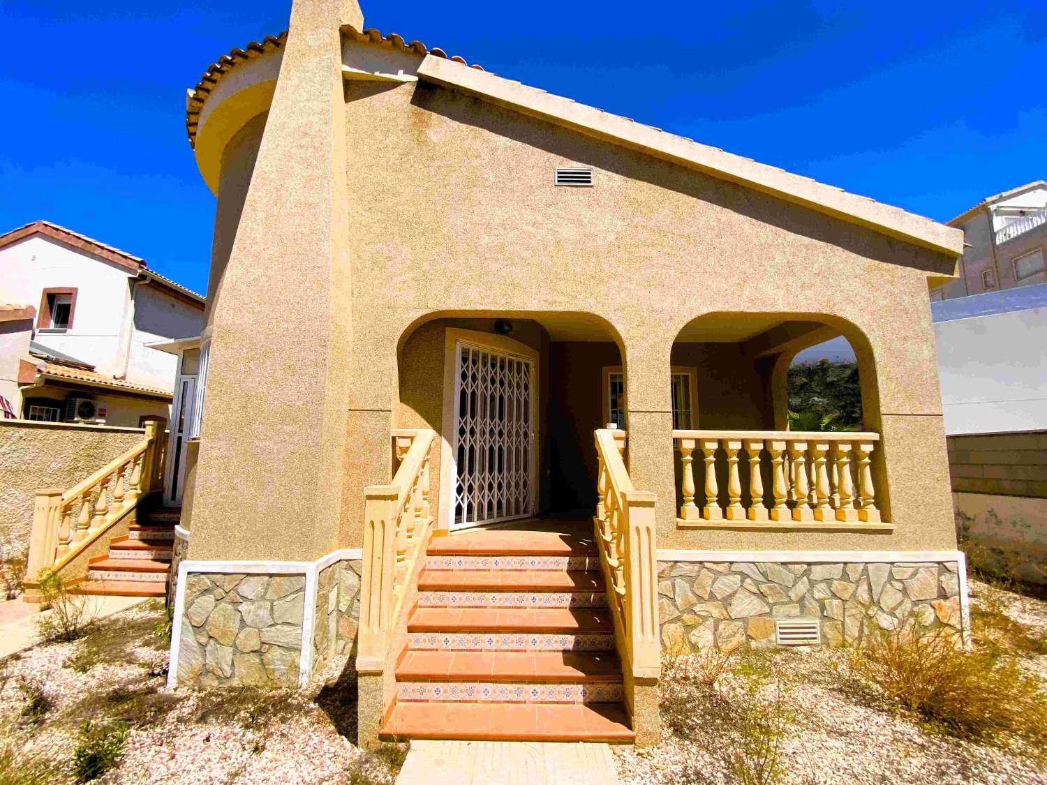 EXCLUSIVE DETACHED VILLA IN CIUDAD QUESADA: LUXURY, COMFORT AND UNBEATABLE LOCATION!