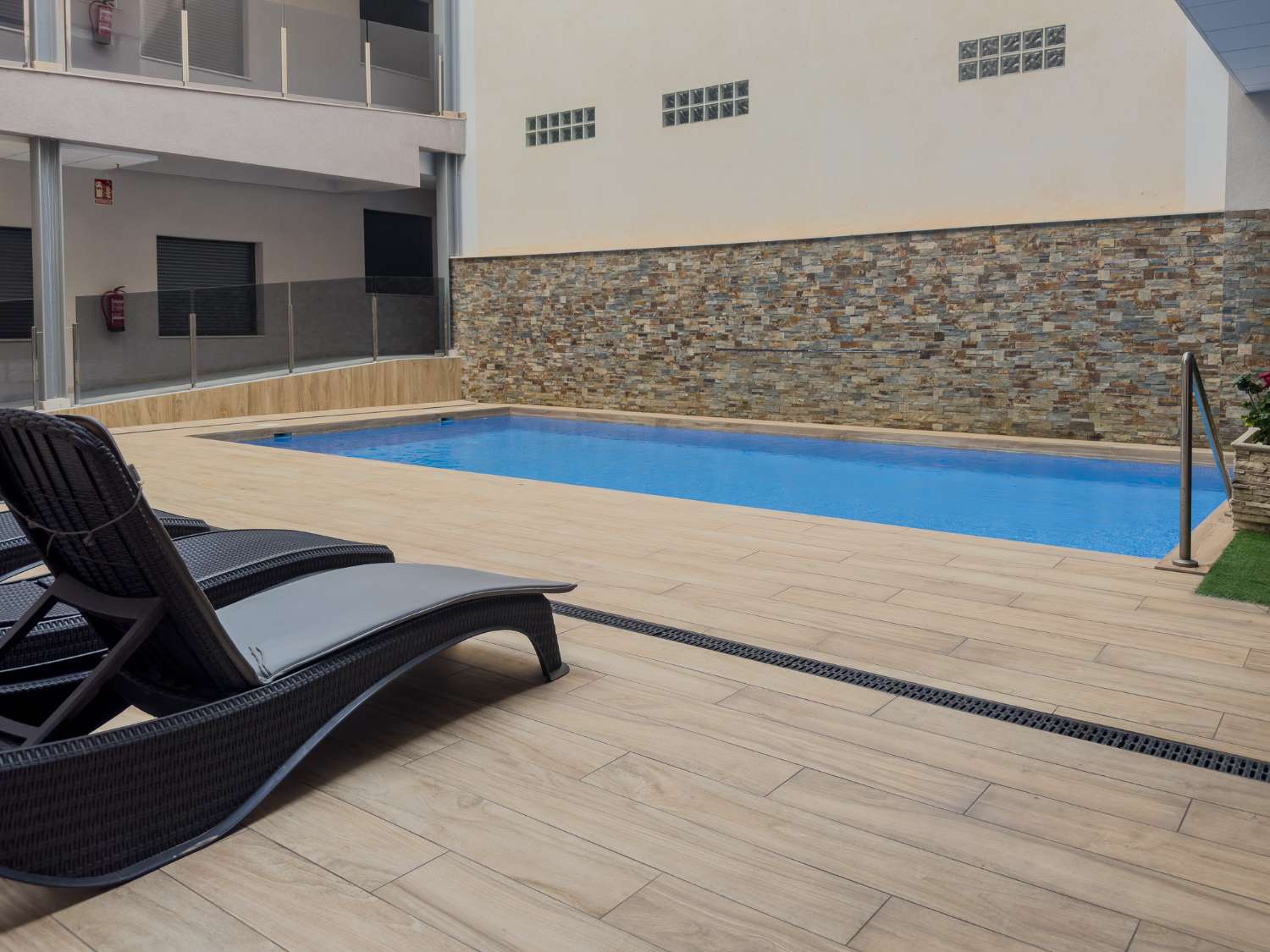 SUPERBE PENTHOUSE AU CŒUR DE TORREVIEJA AVEC SOLARIUM PRIVÉ ET GARAGE