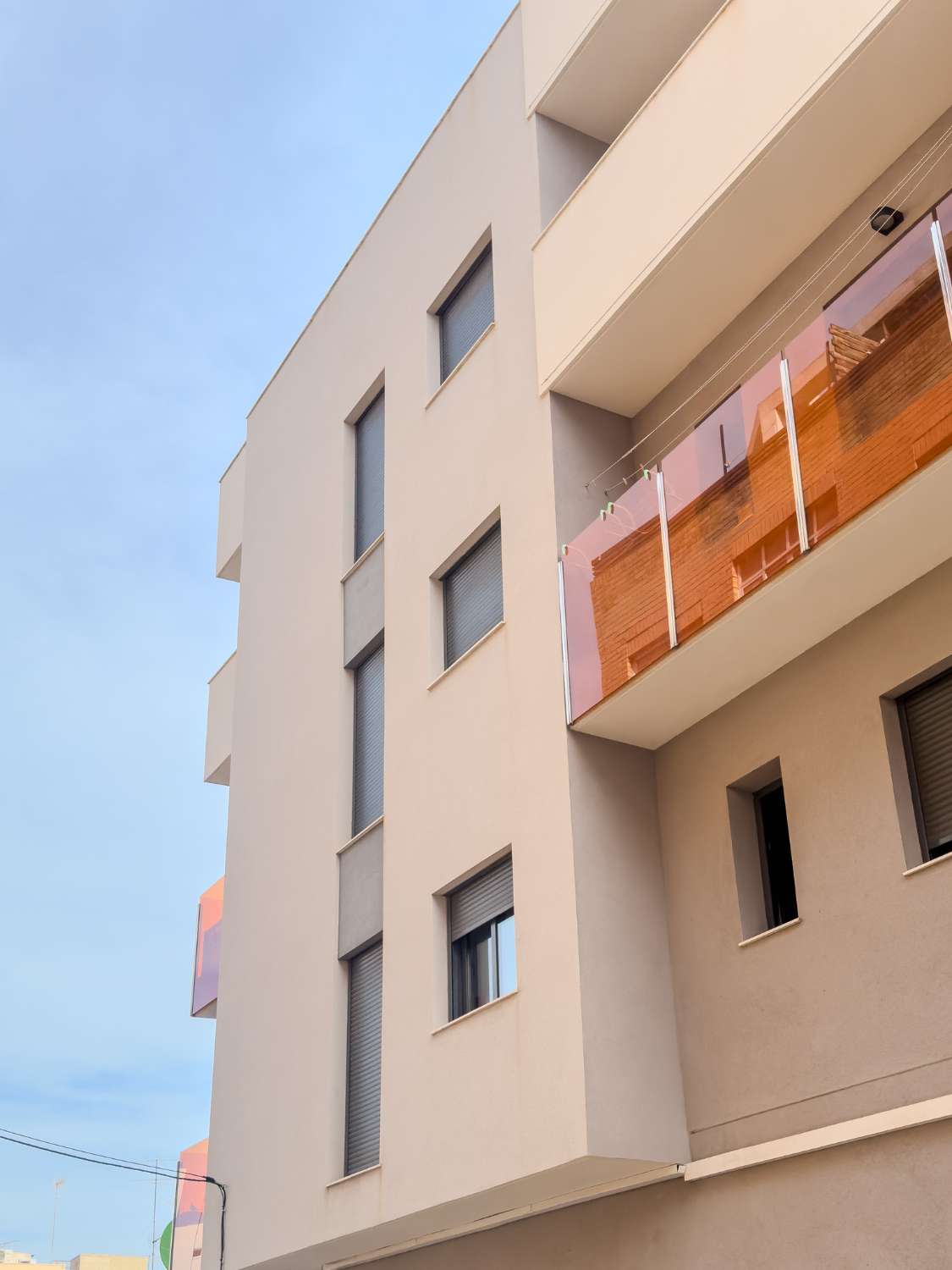 SUPERBE PENTHOUSE AU CŒUR DE TORREVIEJA AVEC SOLARIUM PRIVÉ ET GARAGE